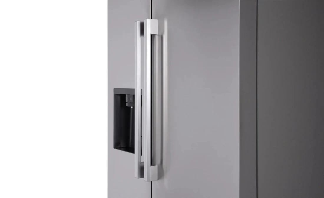 LG 27 cu. ft. Standard-Depth, Side-by-side Refrigerator, with Ice and Water and Bar Handle Design - Image 6