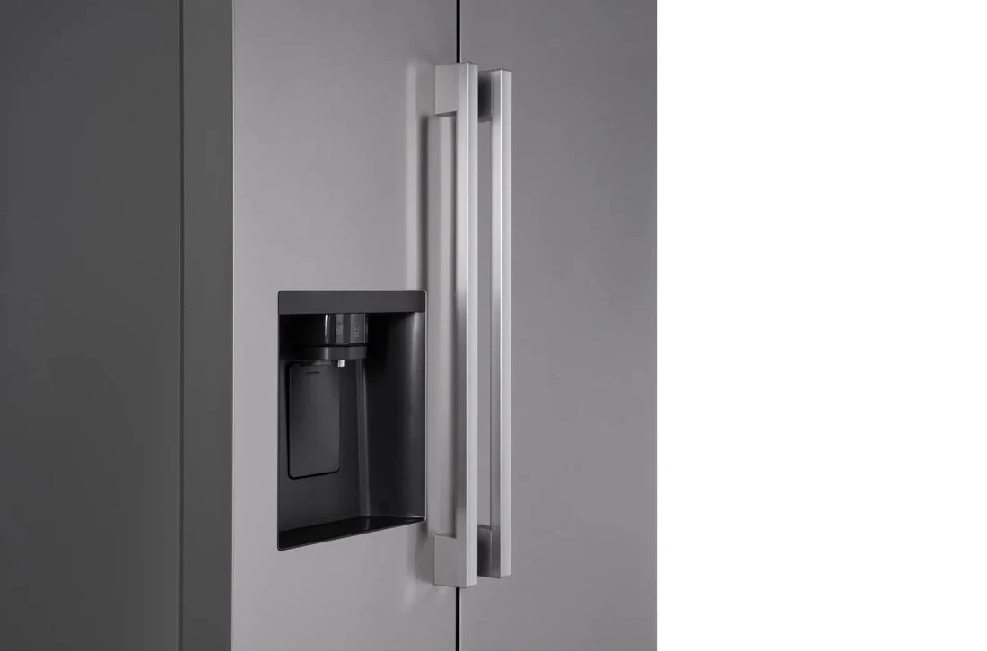 LG 27 cu. ft. Standard-Depth, Side-by-side Refrigerator, with Ice and Water and Bar Handle Design - Image 7