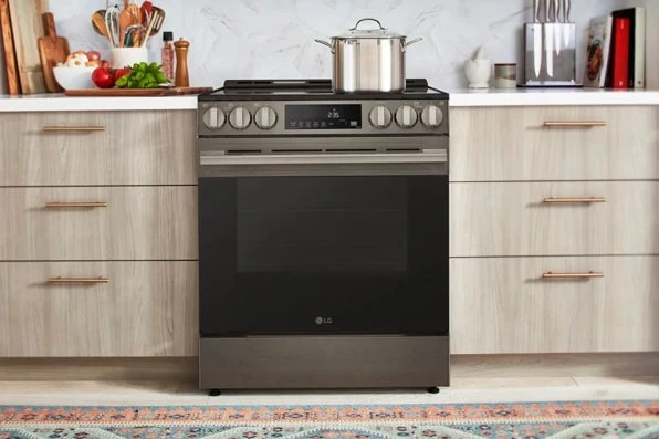 LG 6.3 cu ft. Smart Electric Slide-in Range with Air Fry & EasyClean® - Image 4