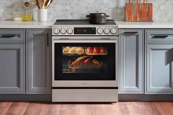 LG 6.3 cu. ft. Smart Electric Slide-in Range with InstaView®, ProBake Convection®, and Air Fry - Image 6