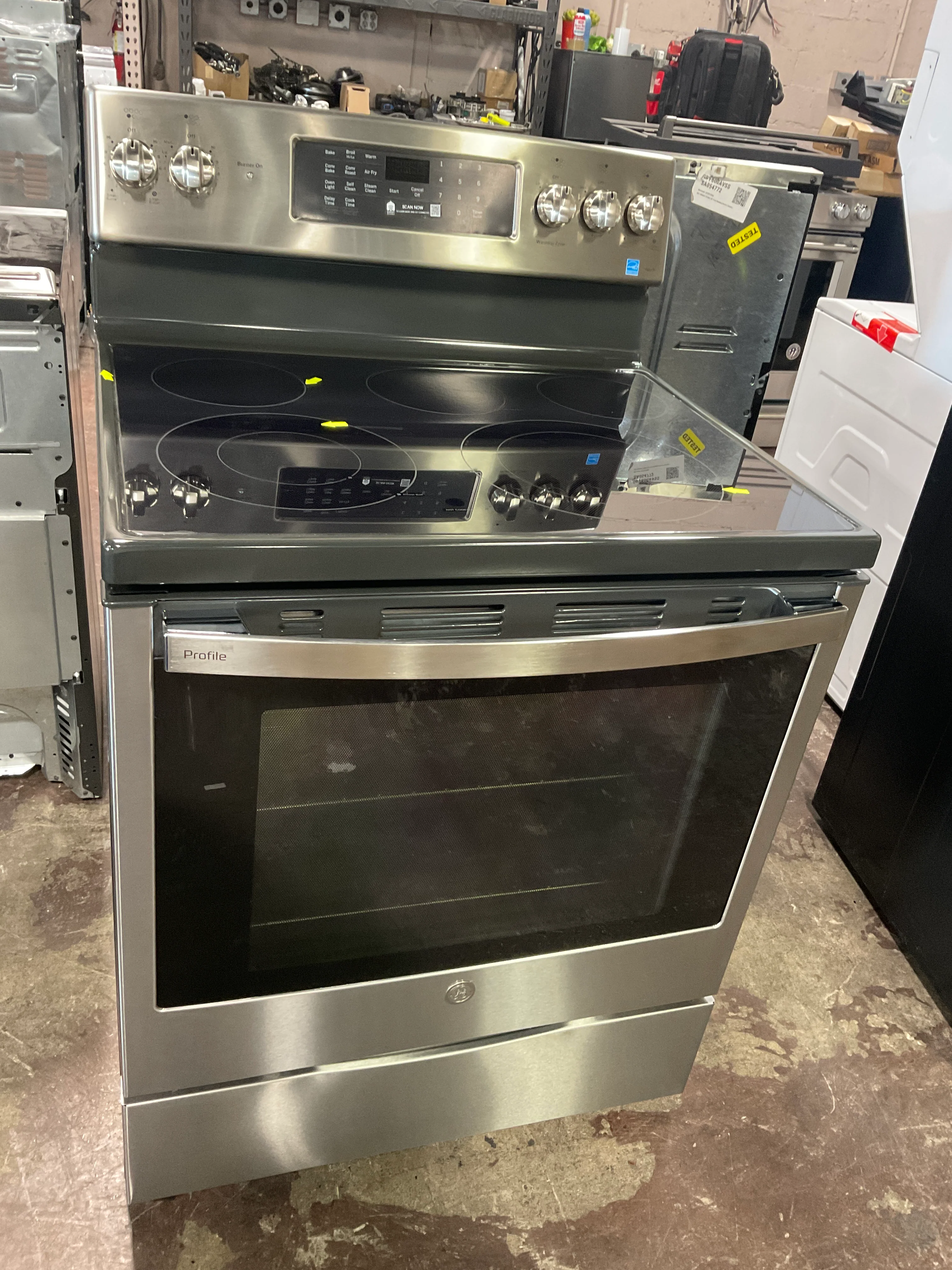 GE Profile™ ENERGY STAR® 30" Smart Free-Standing Electric Convection Fingerprint Resistant Range with No Preheat Air Fry - Image 6