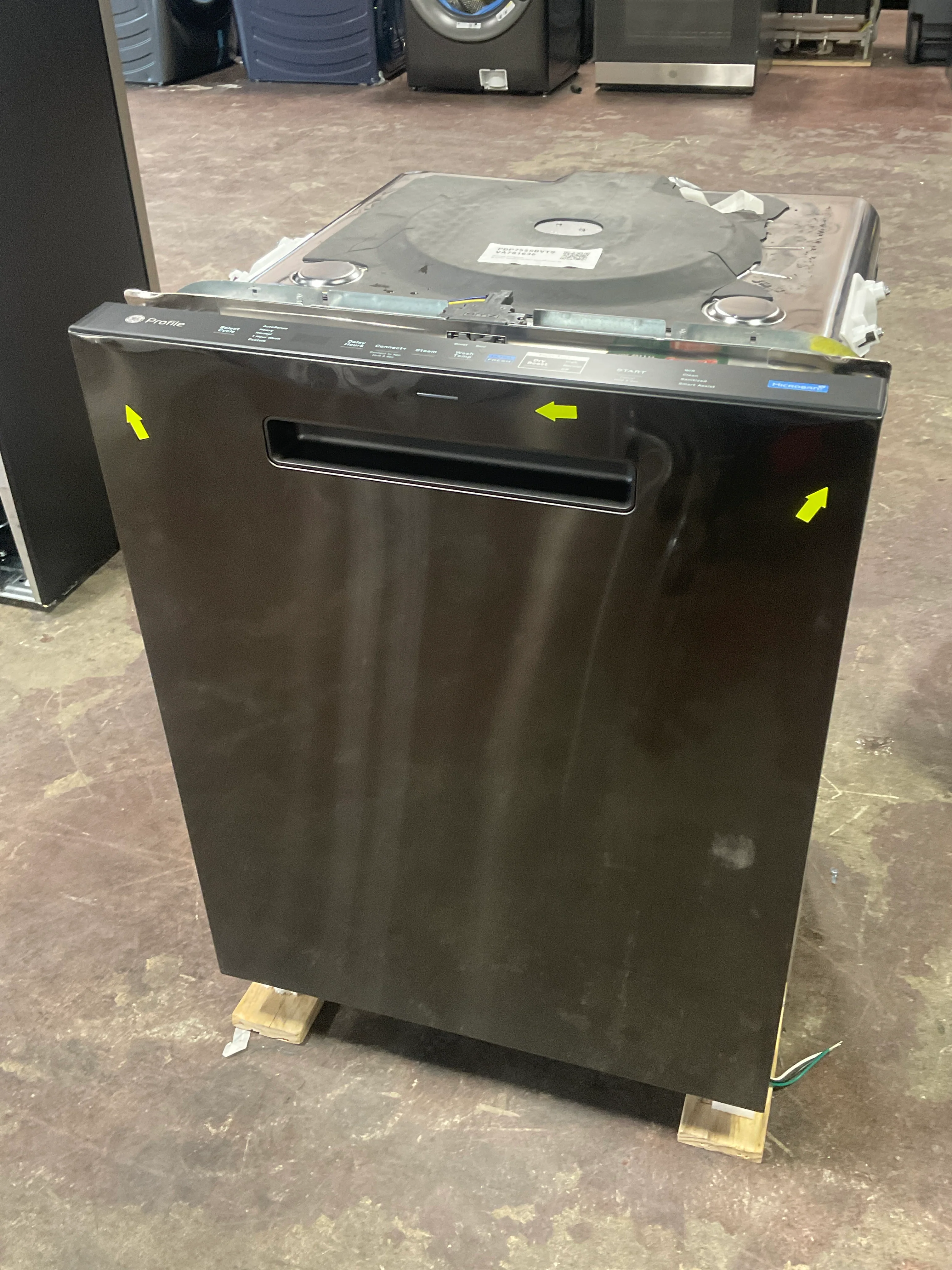 GE Profile™ ENERGY STAR Smart UltraFresh System Dishwasher with Microban™ Antimicrobial Technology with Deep Clean Washing 3rd Rack, 42 dBA - Image 2
