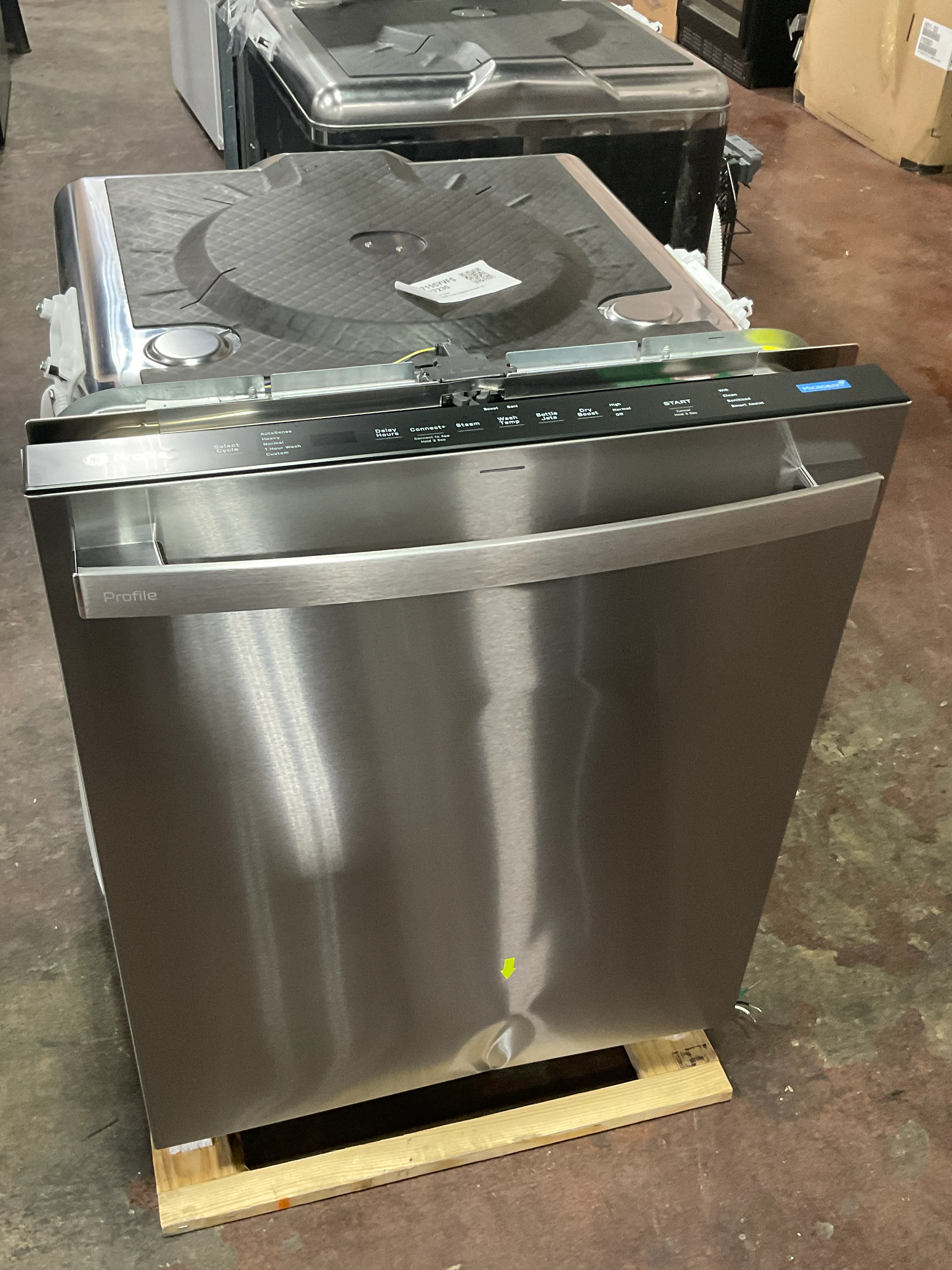 GE Profile™ ENERGY STAR® Fingerprint Resistant Top Control Stainless Interior Dishwasher with Microban™ Antimicrobial Technology - Image 7