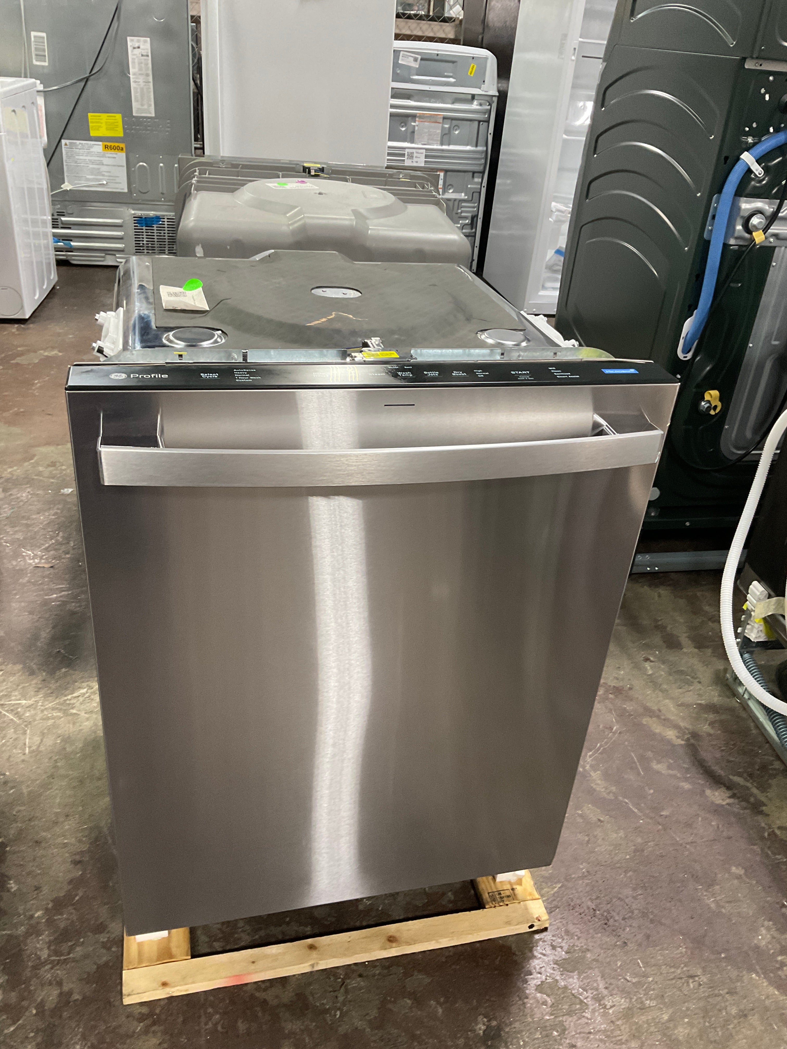 GE Profile™ ENERGY STAR® Fingerprint Resistant Top Control Stainless Interior Dishwasher with Microban™ Antimicrobial Technology - Image 8