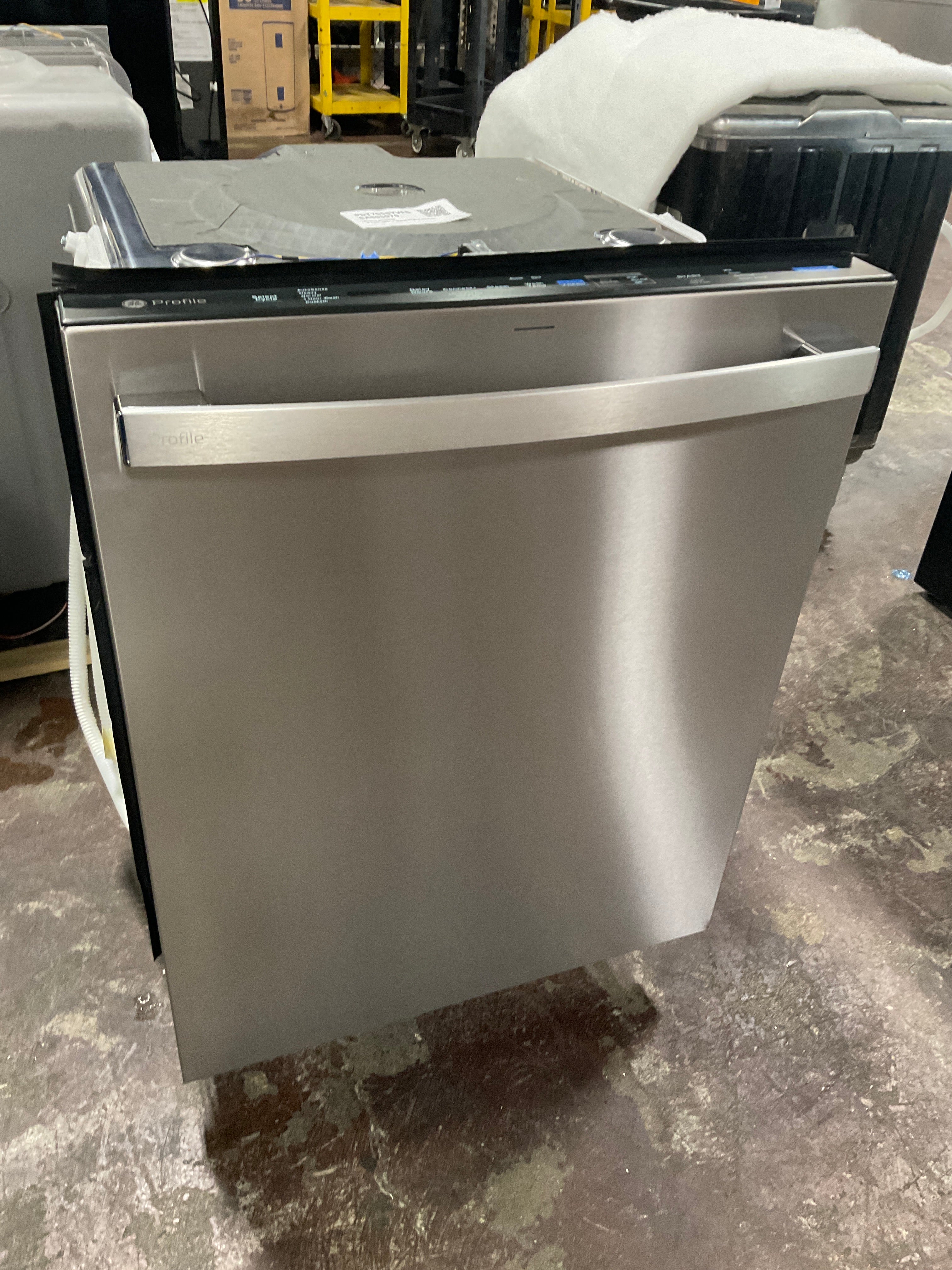 GE Profile™ ENERGY STAR Smart UltraFresh System Dishwasher with Microban™ Antimicrobial Technology with Deep Clean Washing 3rd Rack, 42 dBA - Image 10