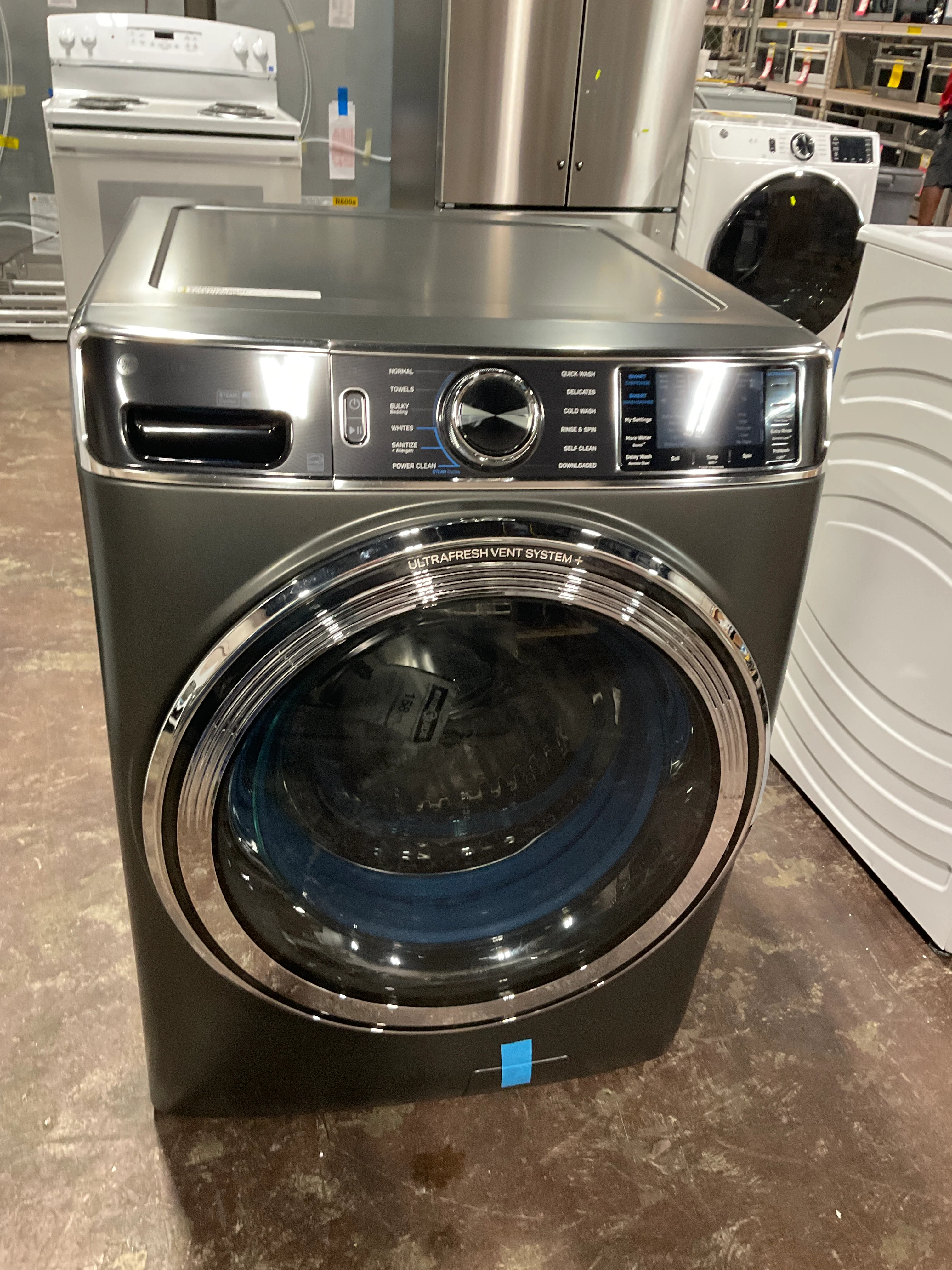 GE Profile™ 5.5 cu. ft. Capacity Smart Front Load ENERGY STAR® Steam Washer with UltraFresh Vent System+ and Smart Wash & Smart Rinse - Image 6
