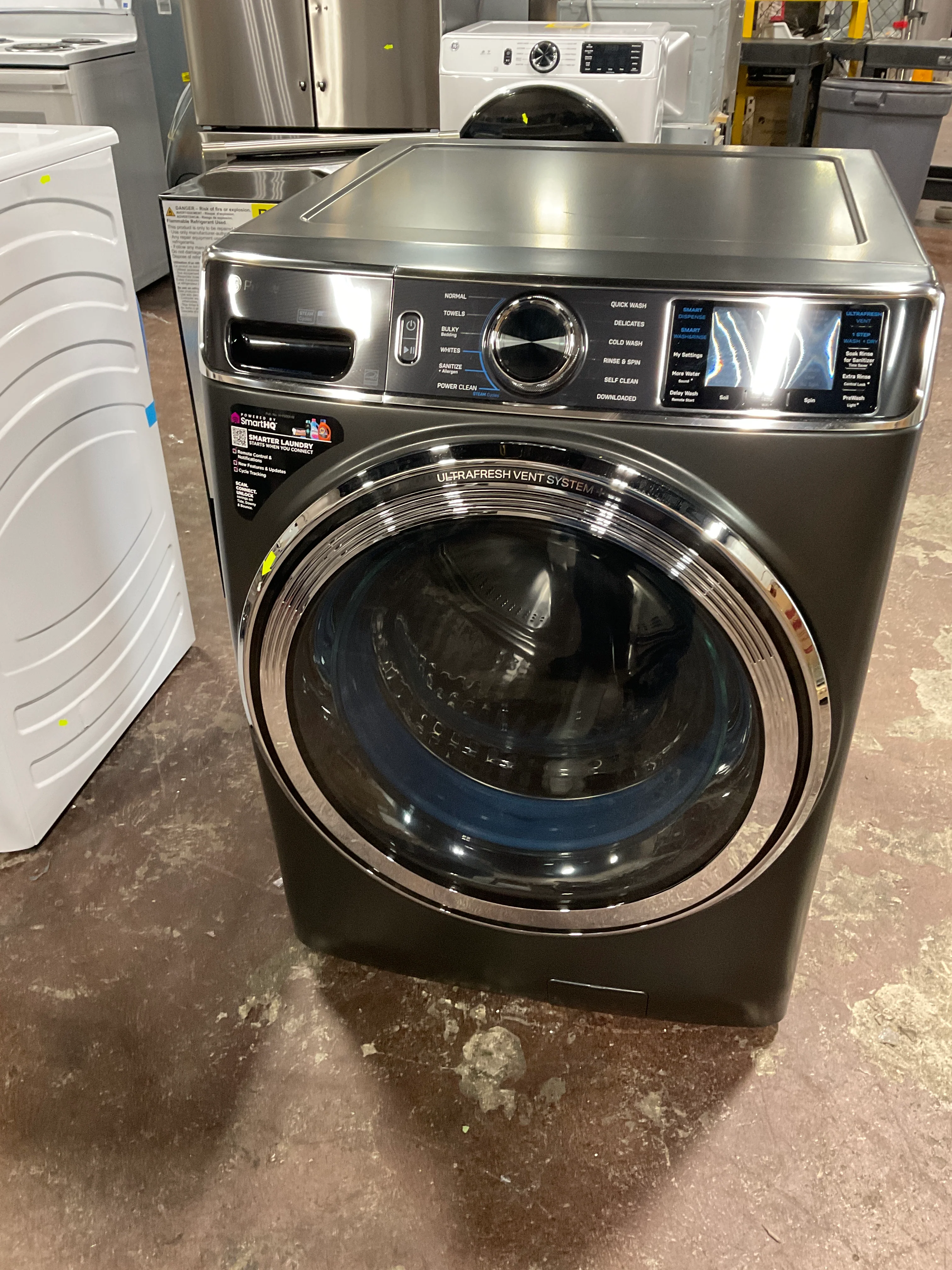 GE Profile™ 5.5 cu. ft. Capacity Smart Front Load ENERGY STAR® Steam Washer with UltraFresh Vent System+ and Smart Wash & Smart Rinse - Image 7