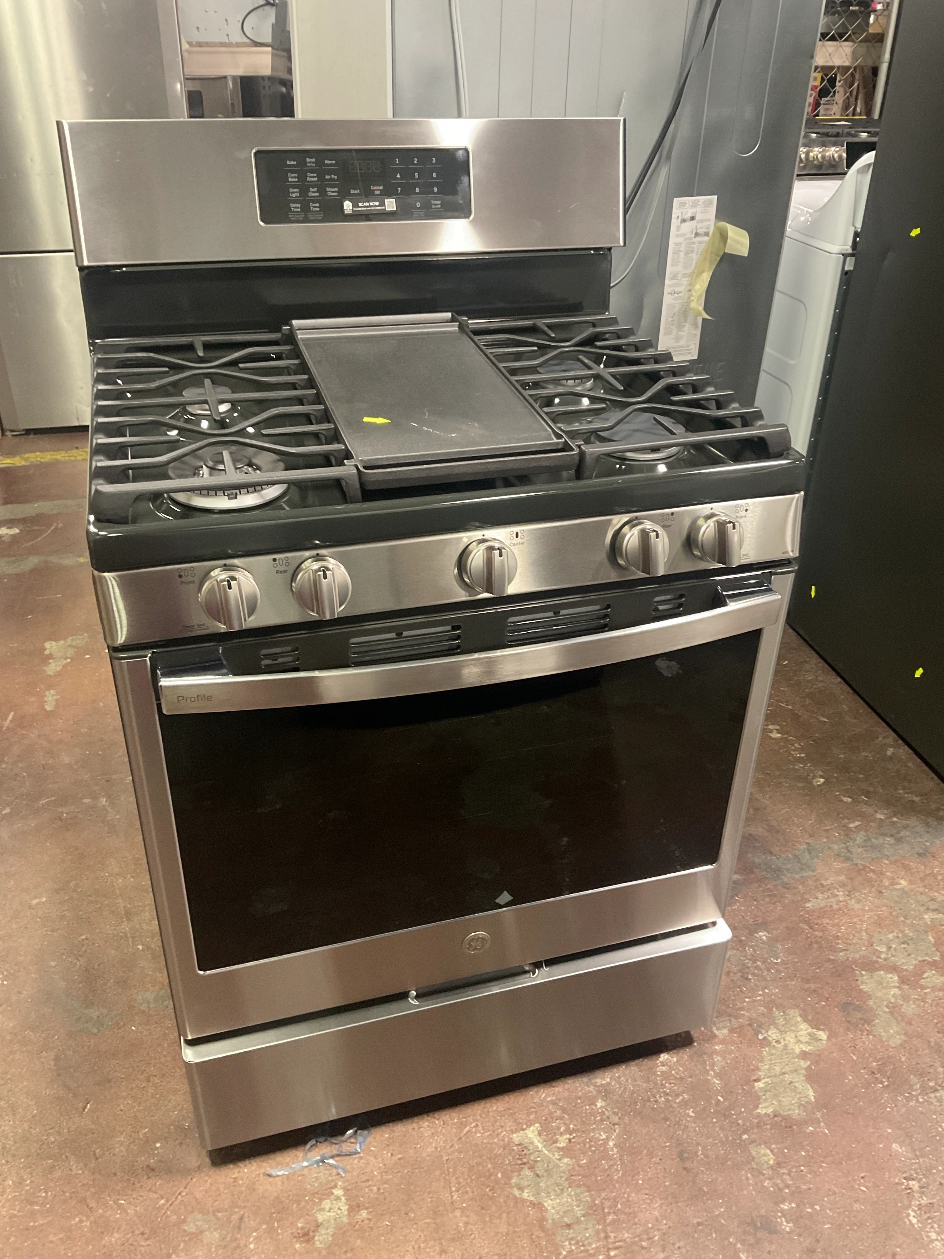GE Profile™ Smart 30" Free-Standing Self Clean Gas Fingerprint Resistant Range with No Preheat Air Fry - Image 6