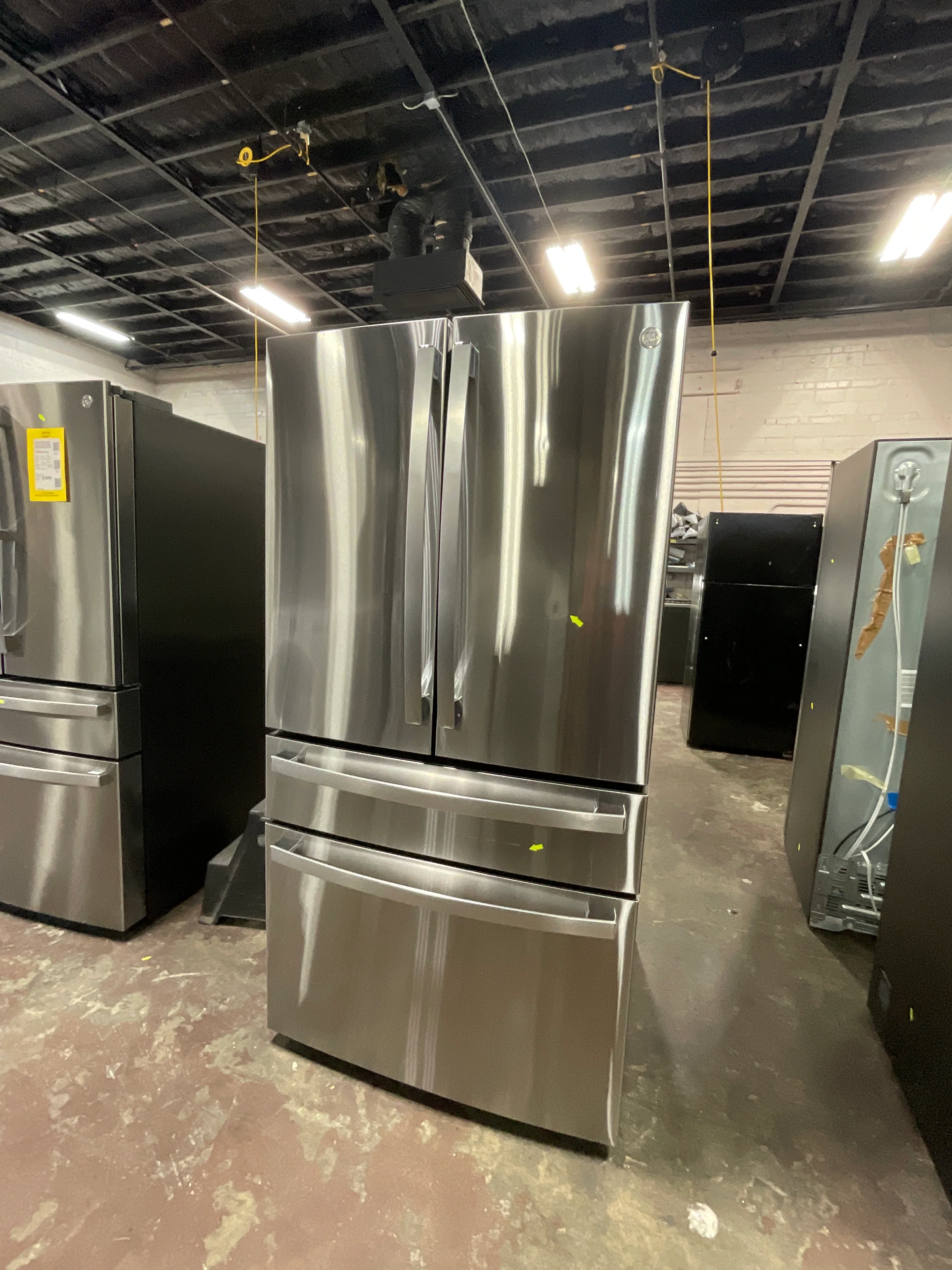 GE Profile™ ENERGY STAR® 28.7 Cu. Ft. Smart Fingerprint Resistant 4-Door French-Door Refrigerator With Dual-Dispense AutoFill Pitcher - Image 14