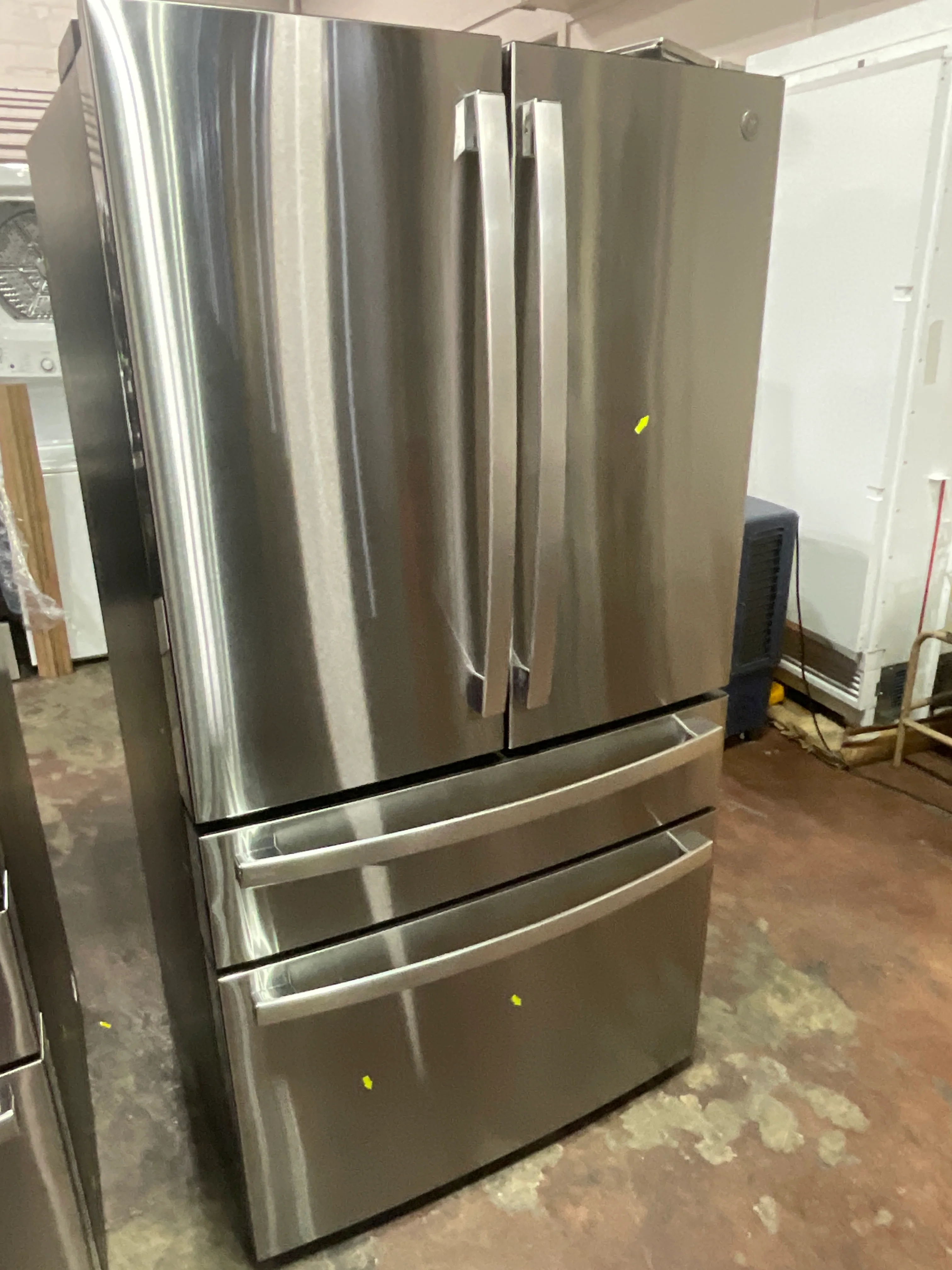 GE Profile™ ENERGY STAR® 28.7 Cu. Ft. Smart Fingerprint Resistant 4-Door French-Door Refrigerator With Dual-Dispense AutoFill Pitcher - Image 6