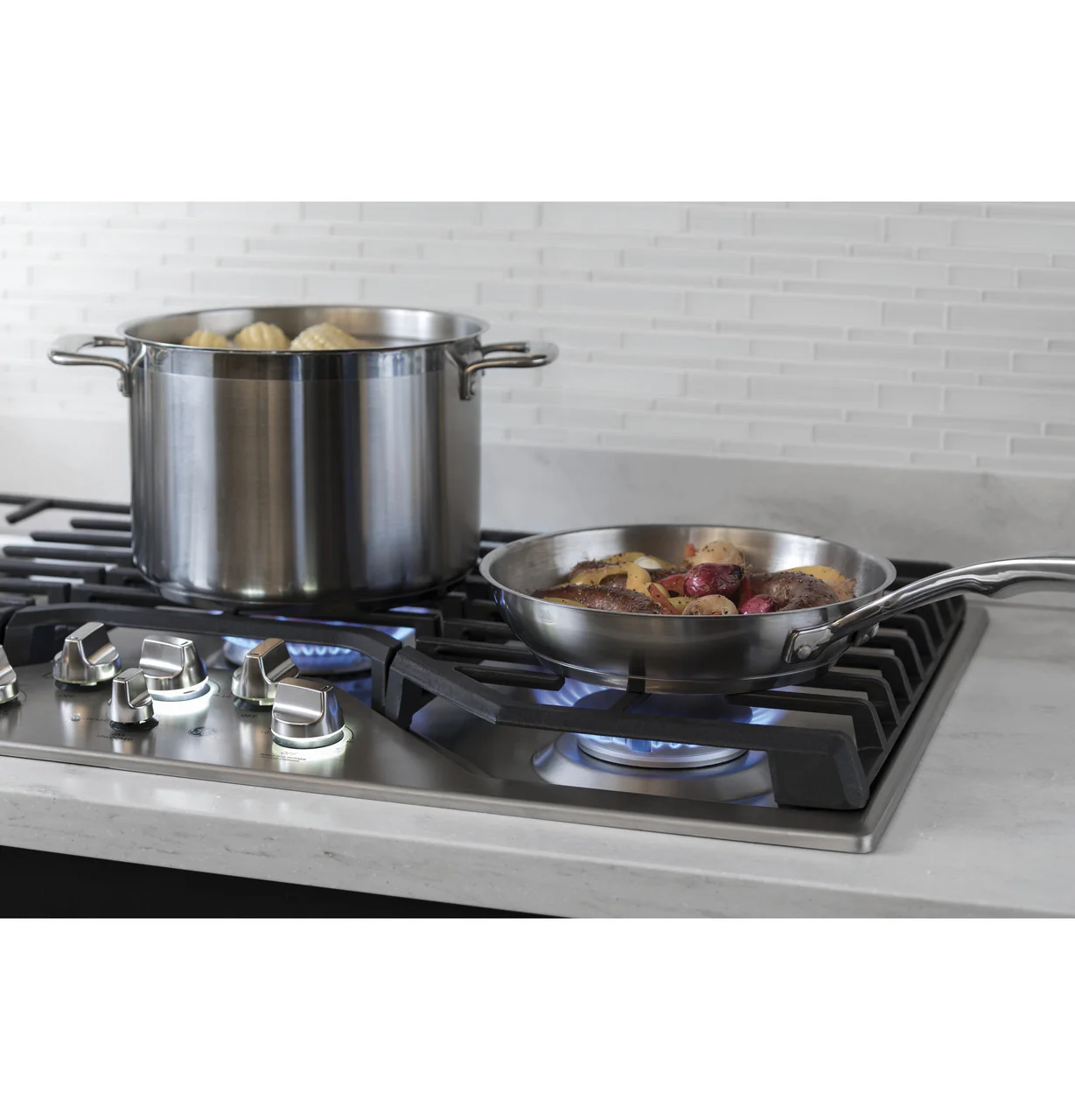 GE Profile™ 30" Built-In Gas Cooktop with 5 Burners - Image 5