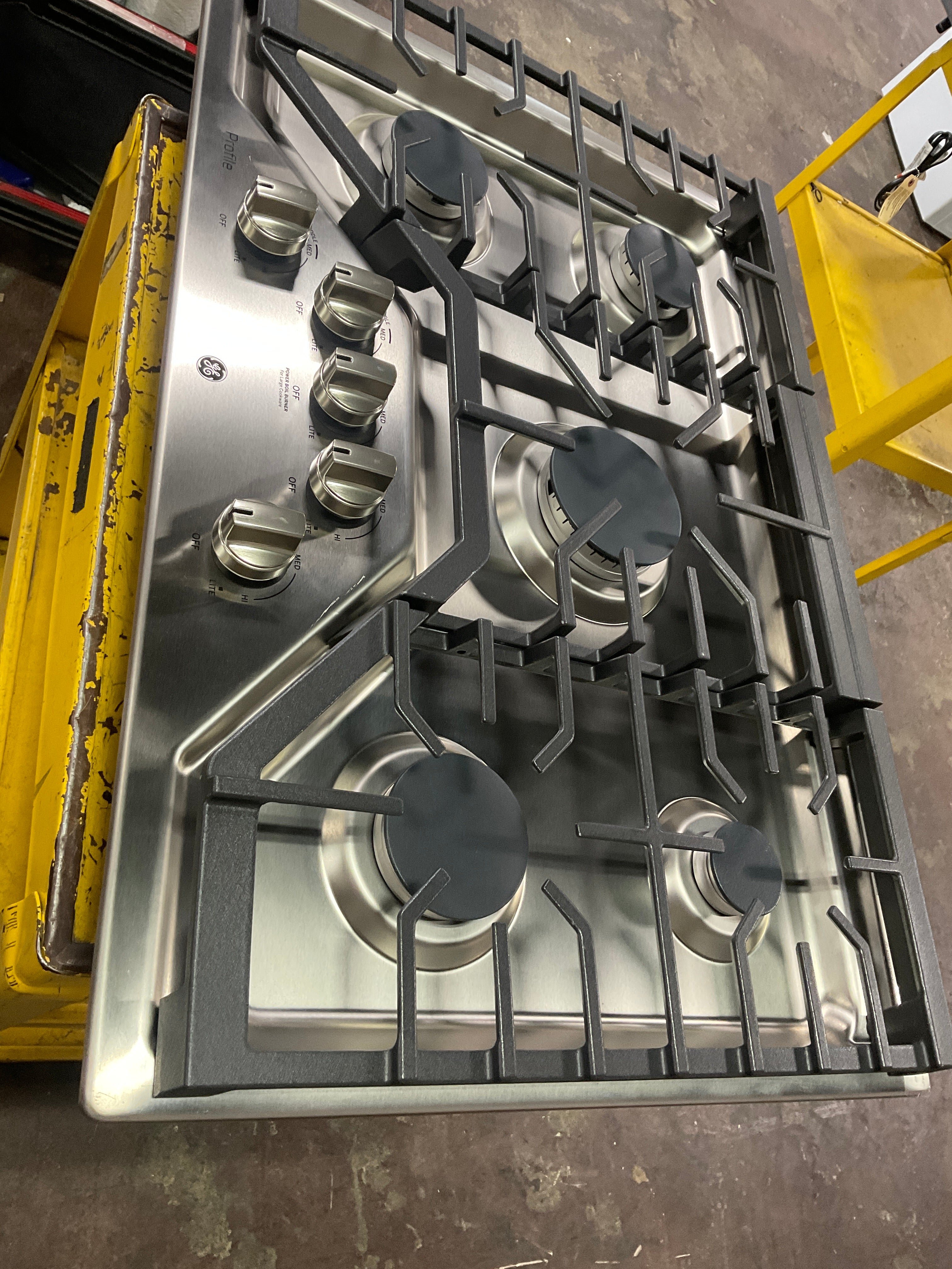 GE Profile™ 30" Built-In Gas Cooktop with 5 Burners - Image 8