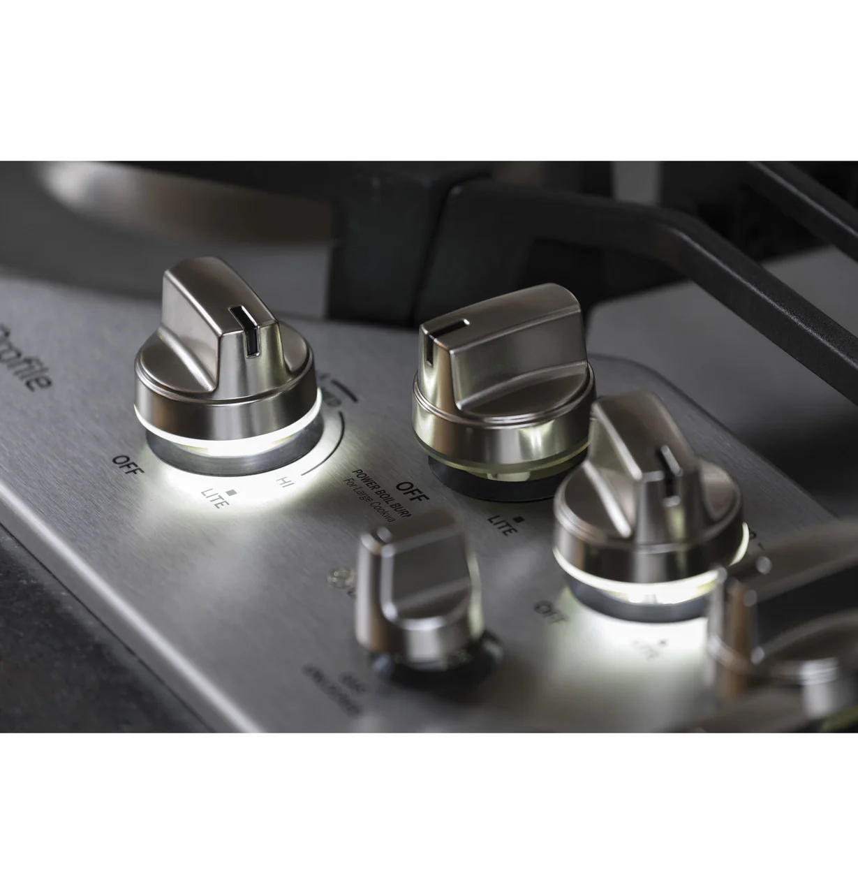 GE Profile™ 36" Built-In Tri-Ring Gas Cooktop with 5 Burners and Included Extra-Large Integrated Griddle - Image 4