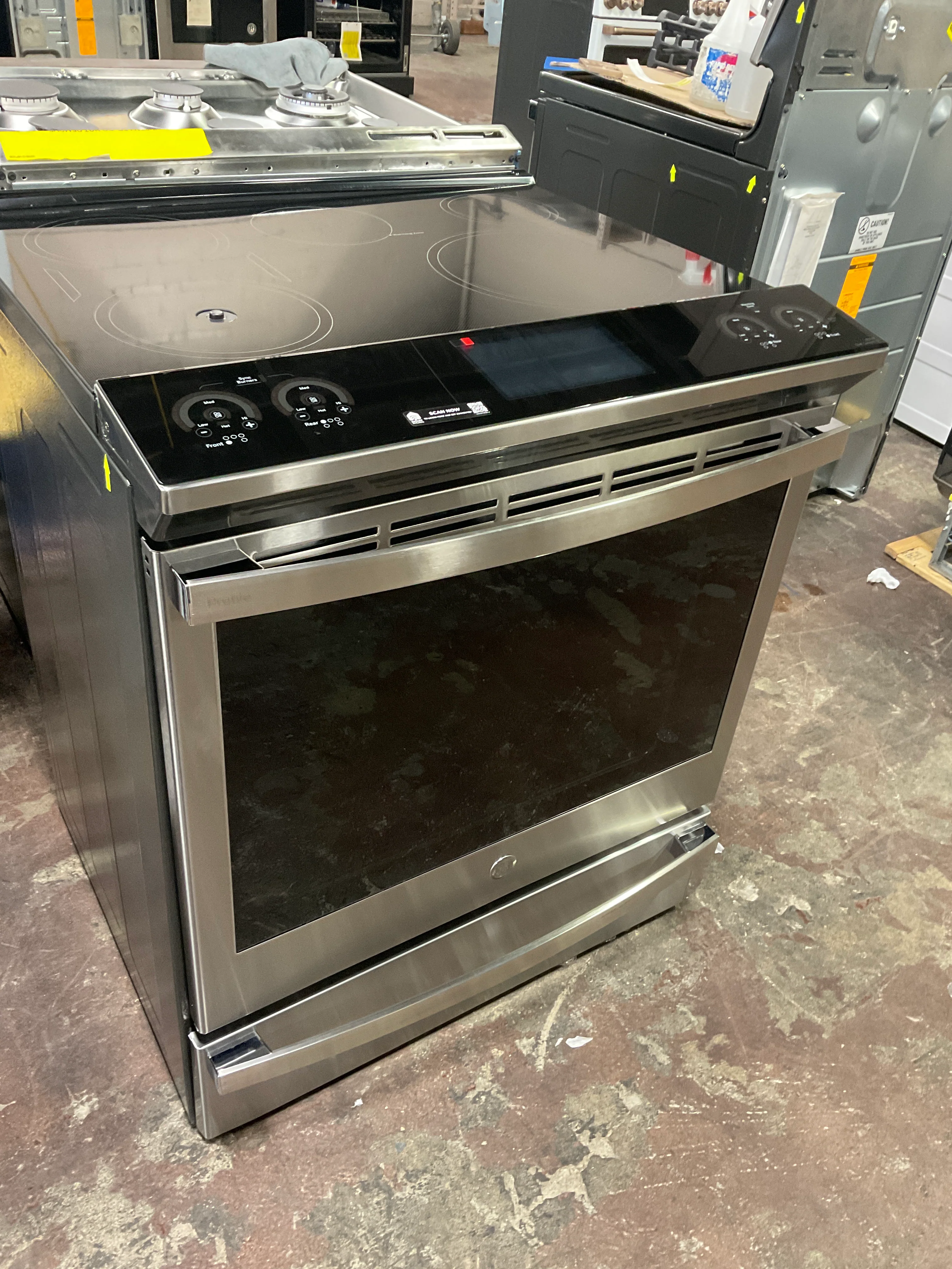 GE Profile™ 30" Smart Slide-In Front-Control Induction Fingerprint Resistant Range with In Oven Camera - Image 4