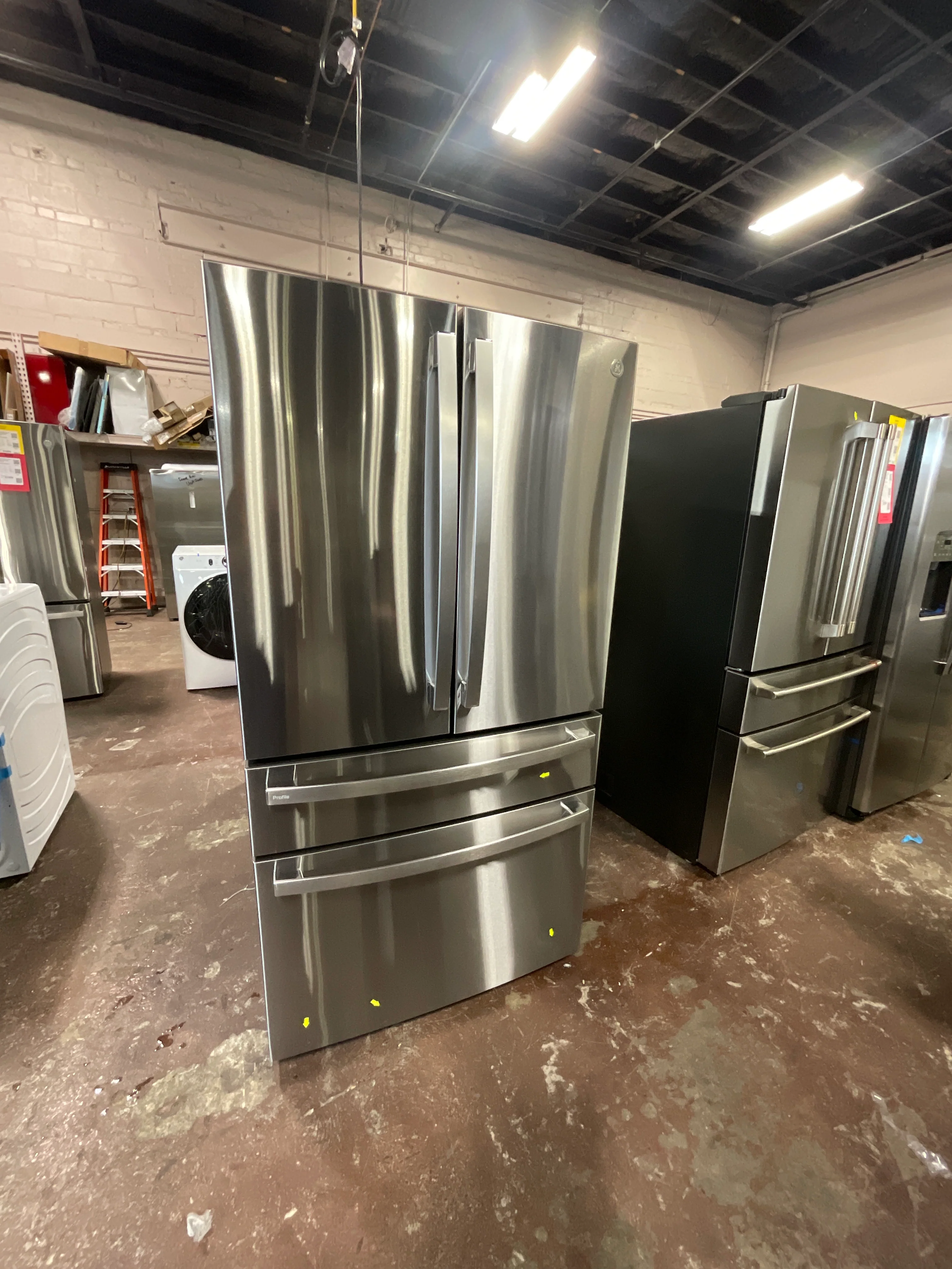 GE Profile™ ENERGY STAR® 23.2 Cu. Ft. Smart Counter-Depth Fingerprint Resistant 4-Door French-Door Refrigerator - Image 11