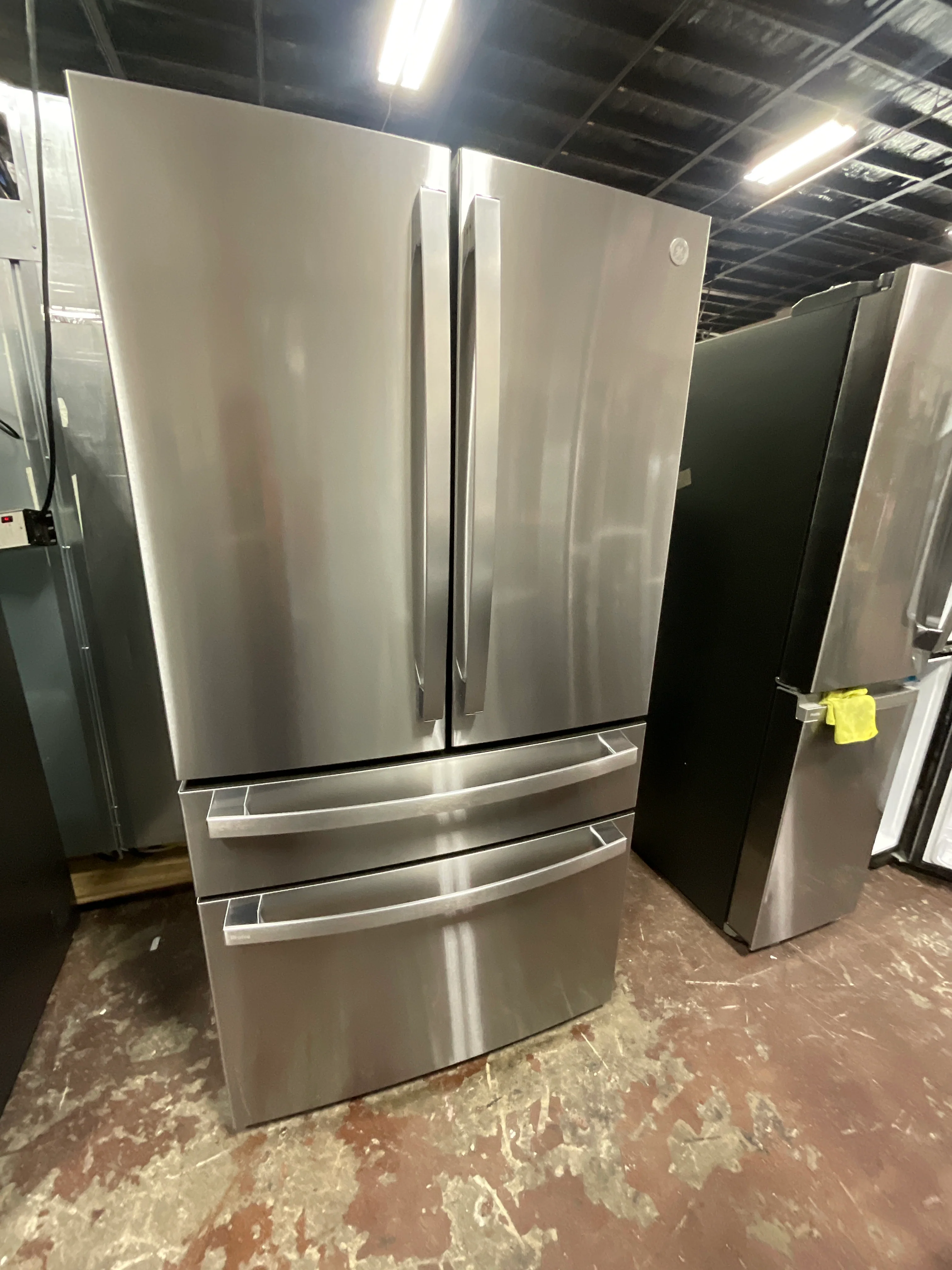 GE Profile™ ENERGY STAR® 23.2 Cu. Ft. Smart Counter-Depth Fingerprint Resistant 4-Door French-Door Refrigerator - Image 9