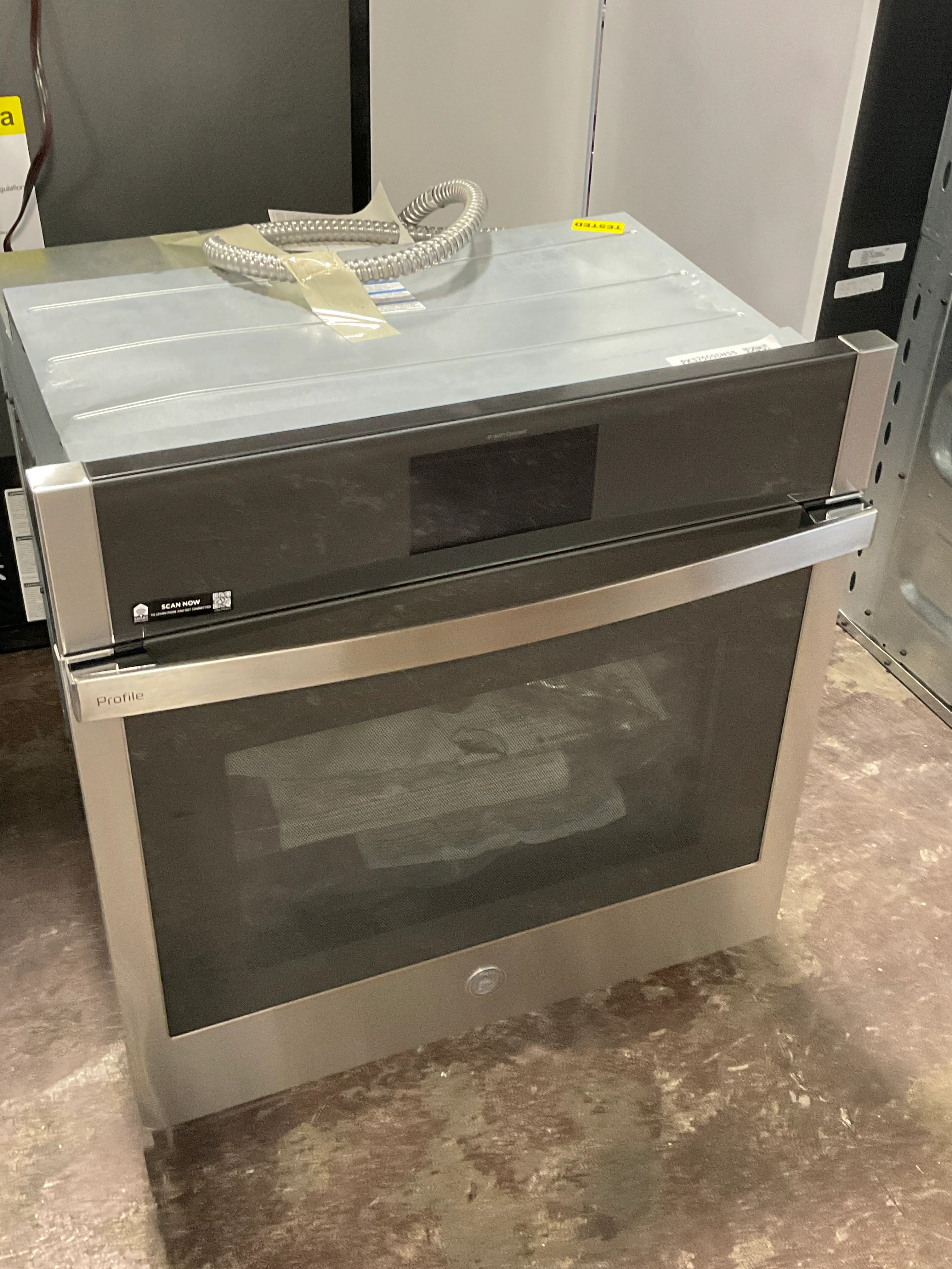 GE Profile™ 27" Smart Built-In Convection Single Wall Oven - Image 6