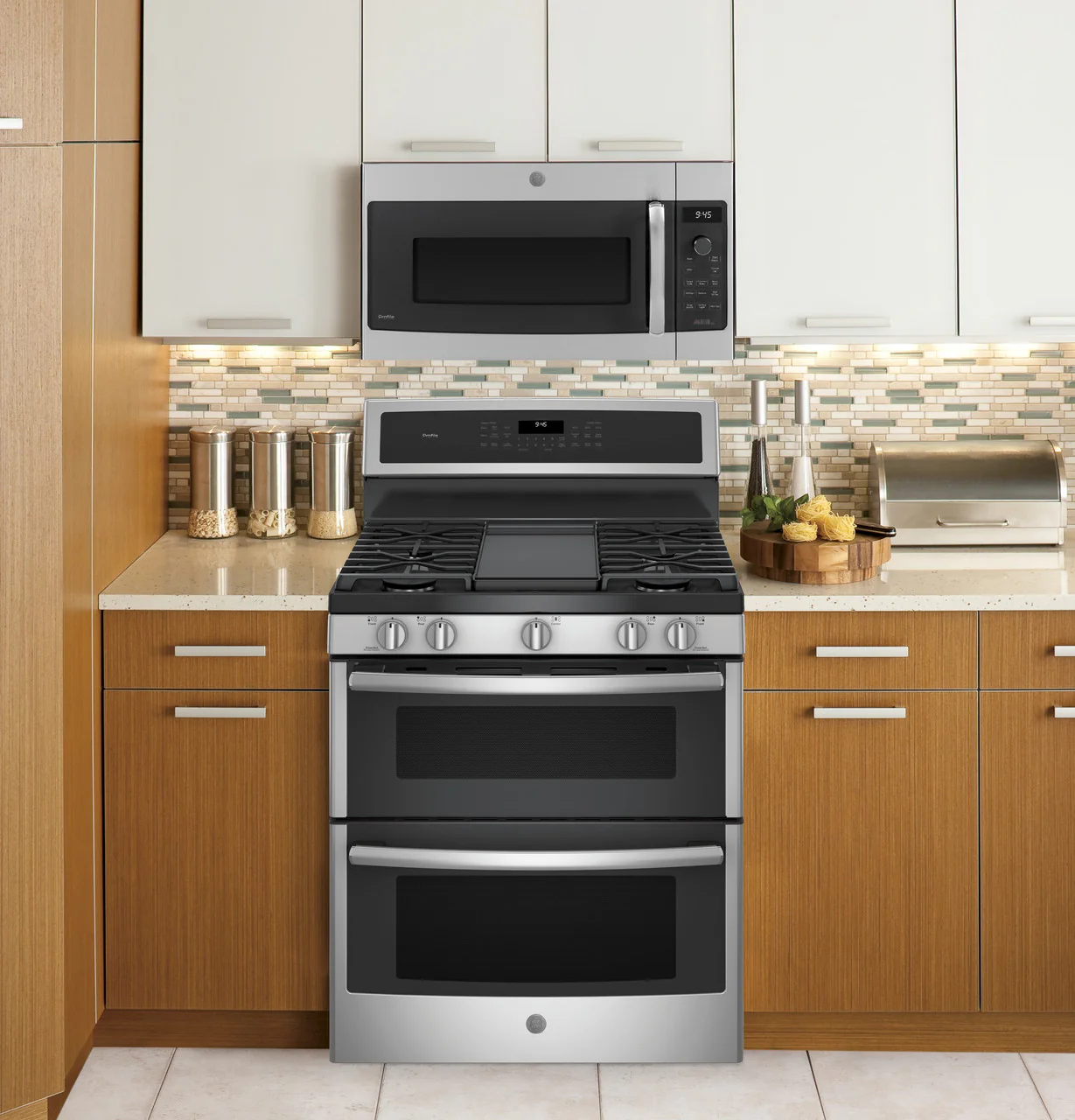 GE Profile™ Over-the-Range Oven with Advantium® Technology - Image 3