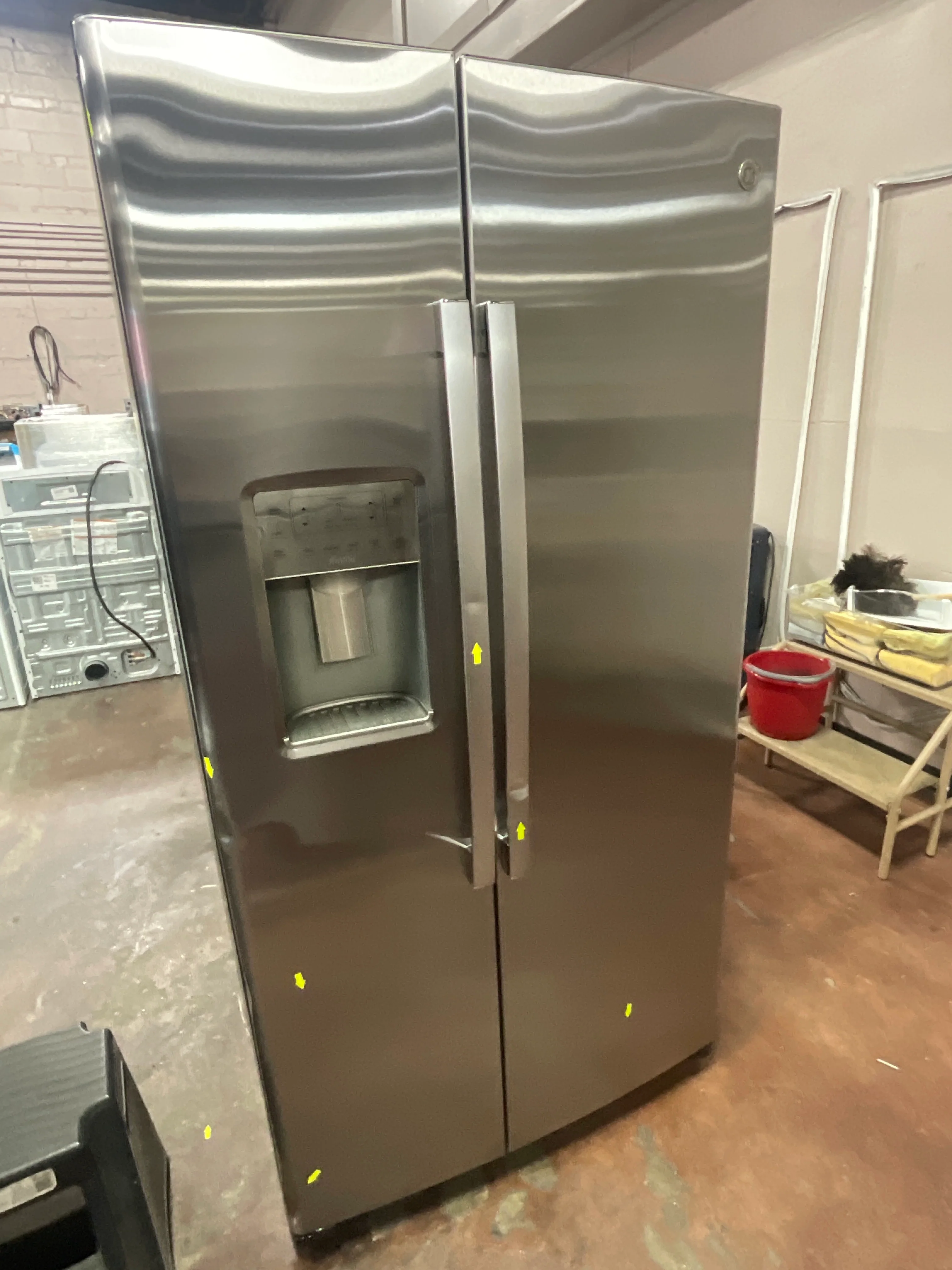 GE Profile™ ENERGY STAR® 25.3 Cu. Ft. Side-by-Side Refrigerator - Image 6