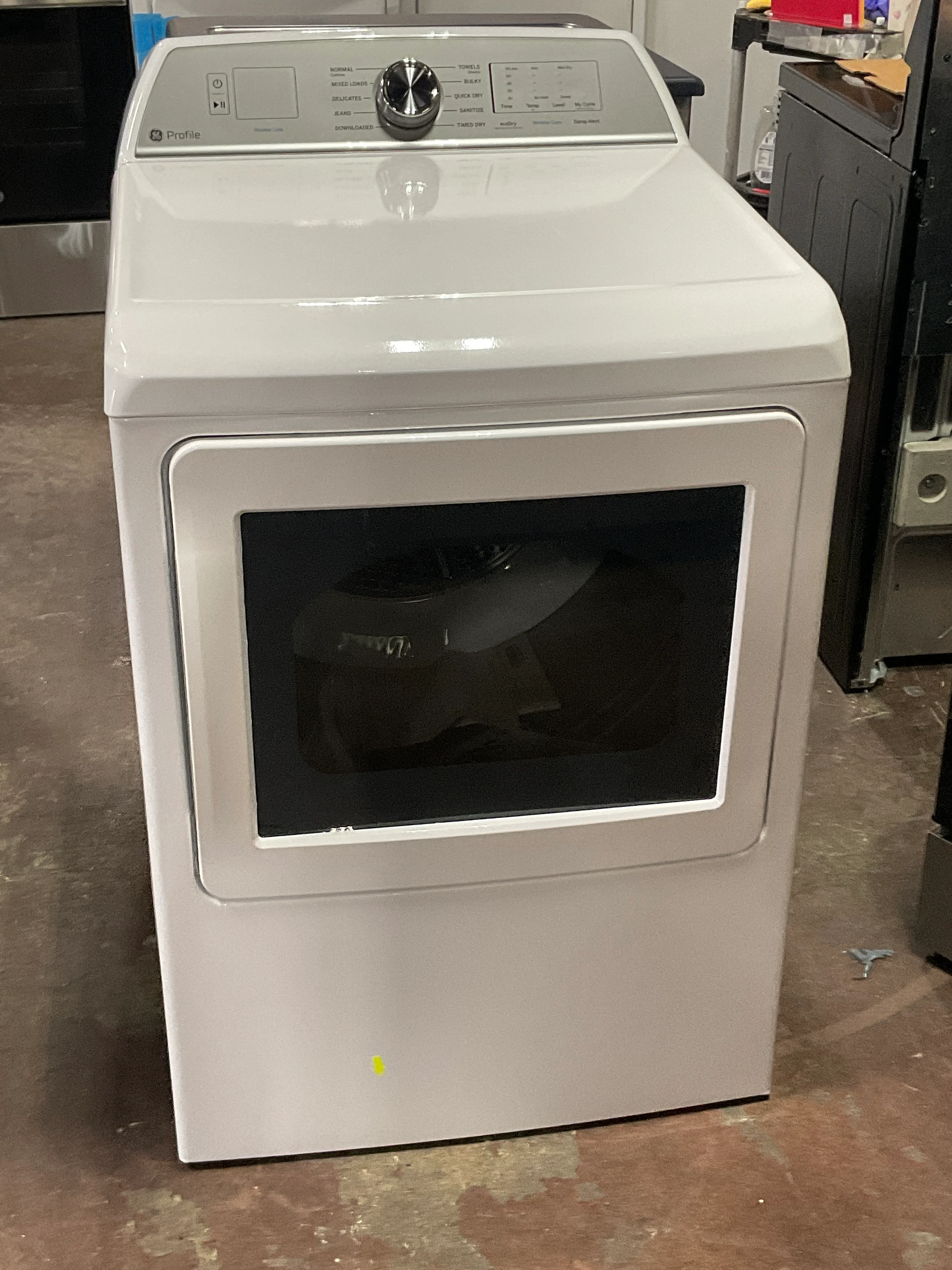 GE Profile™ ENERGY STAR® 7.4 cu. ft. Capacity aluminized alloy drum Electric Dryer with Sanitize Cycle and Sensor Dry - Image 16