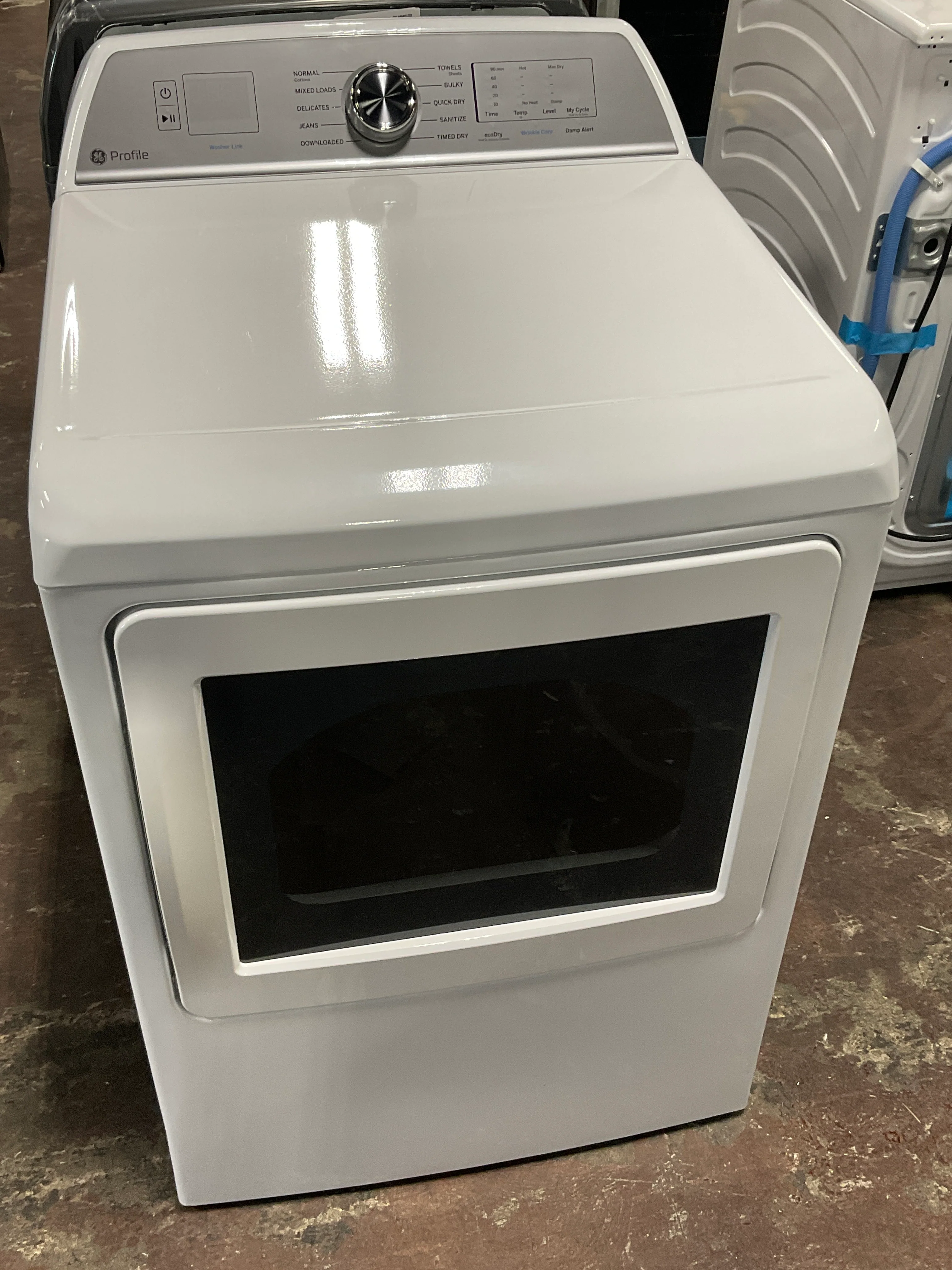 GE Profile™ ENERGY STAR® 7.4 cu. ft. Capacity aluminized alloy drum Electric Dryer with Sanitize Cycle and Sensor Dry - Image 18