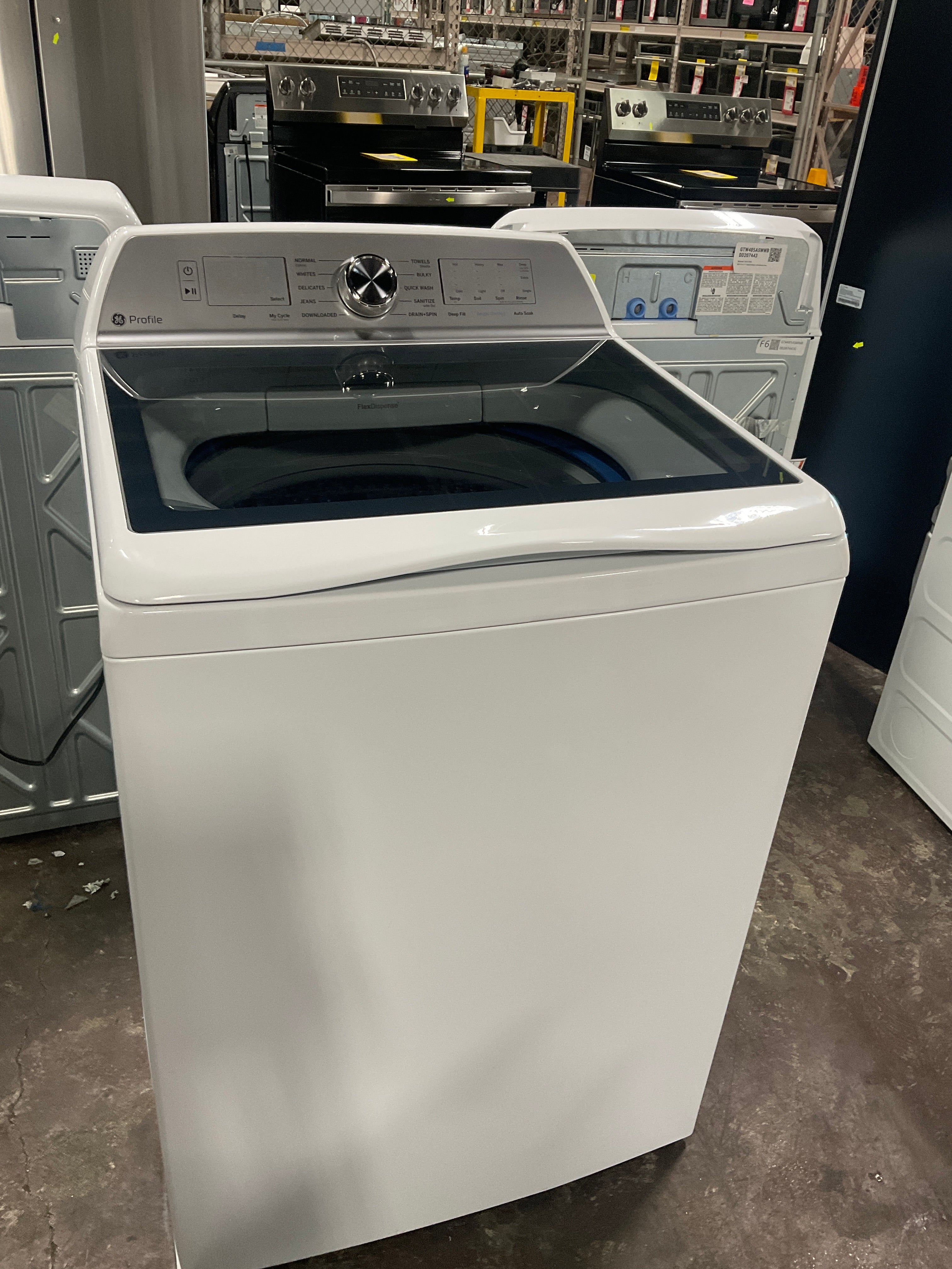 GE Profile™ ENERGY STAR® 5.0 cu. ft. Capacity Washer with Smarter Wash Technology and FlexDispense™ - Image 12