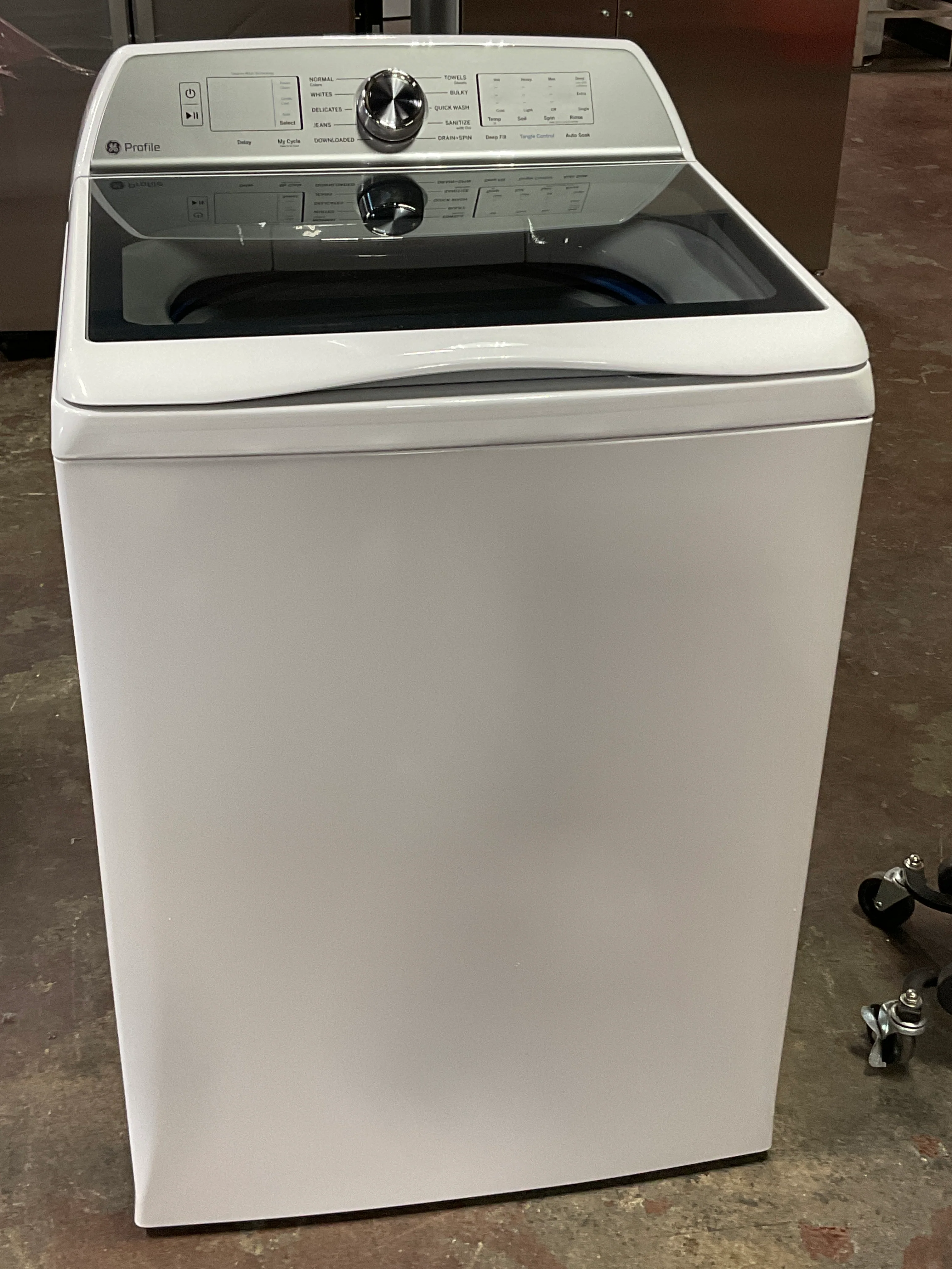 GE Profile™ ENERGY STAR® 5.0 cu. ft. Capacity Washer with Smarter Wash Technology and FlexDispense™ - Image 16