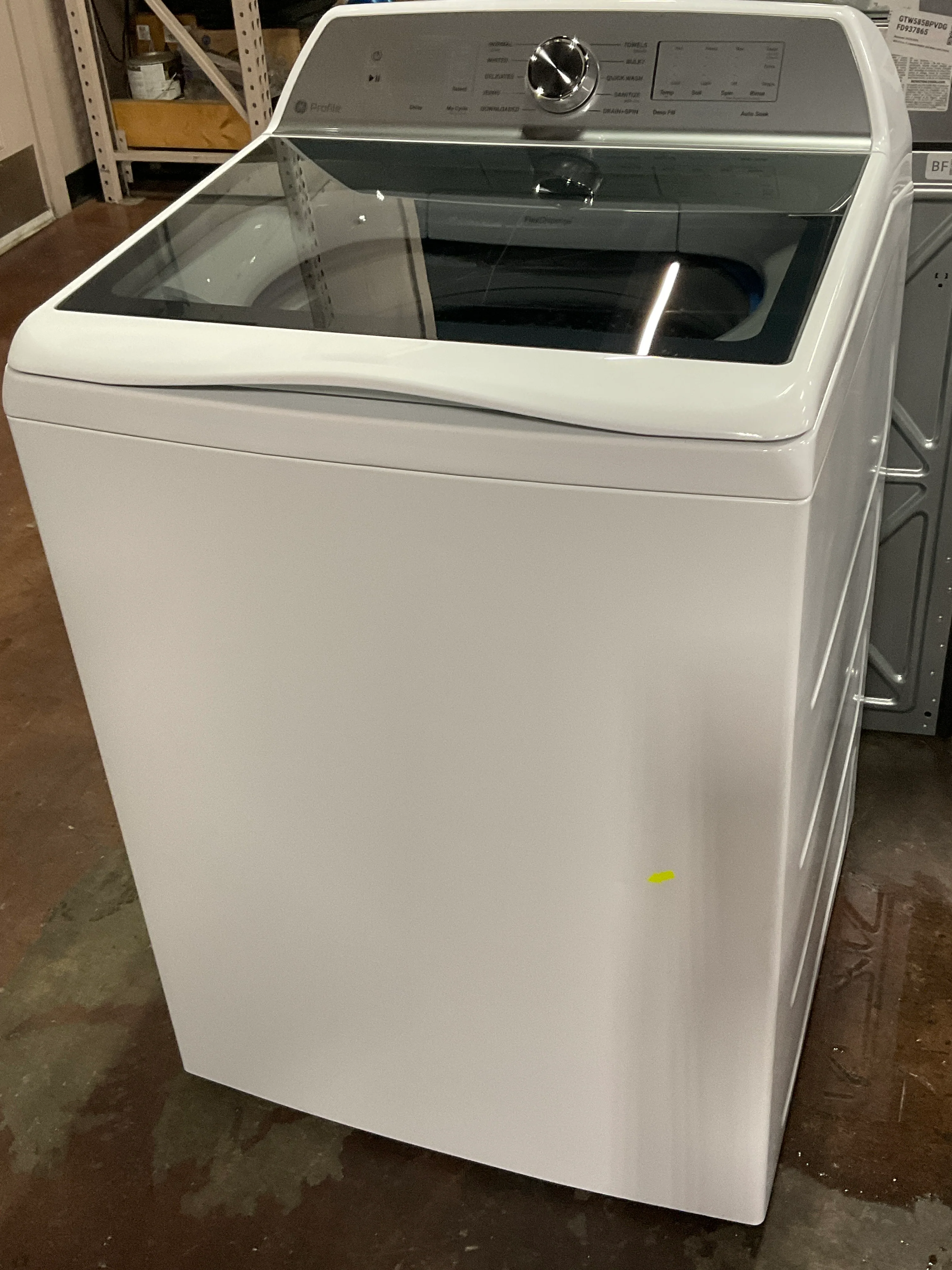 GE Profile™ ENERGY STAR® 5.0 cu. ft. Capacity Washer with Smarter Wash Technology and FlexDispense™ - Image 18