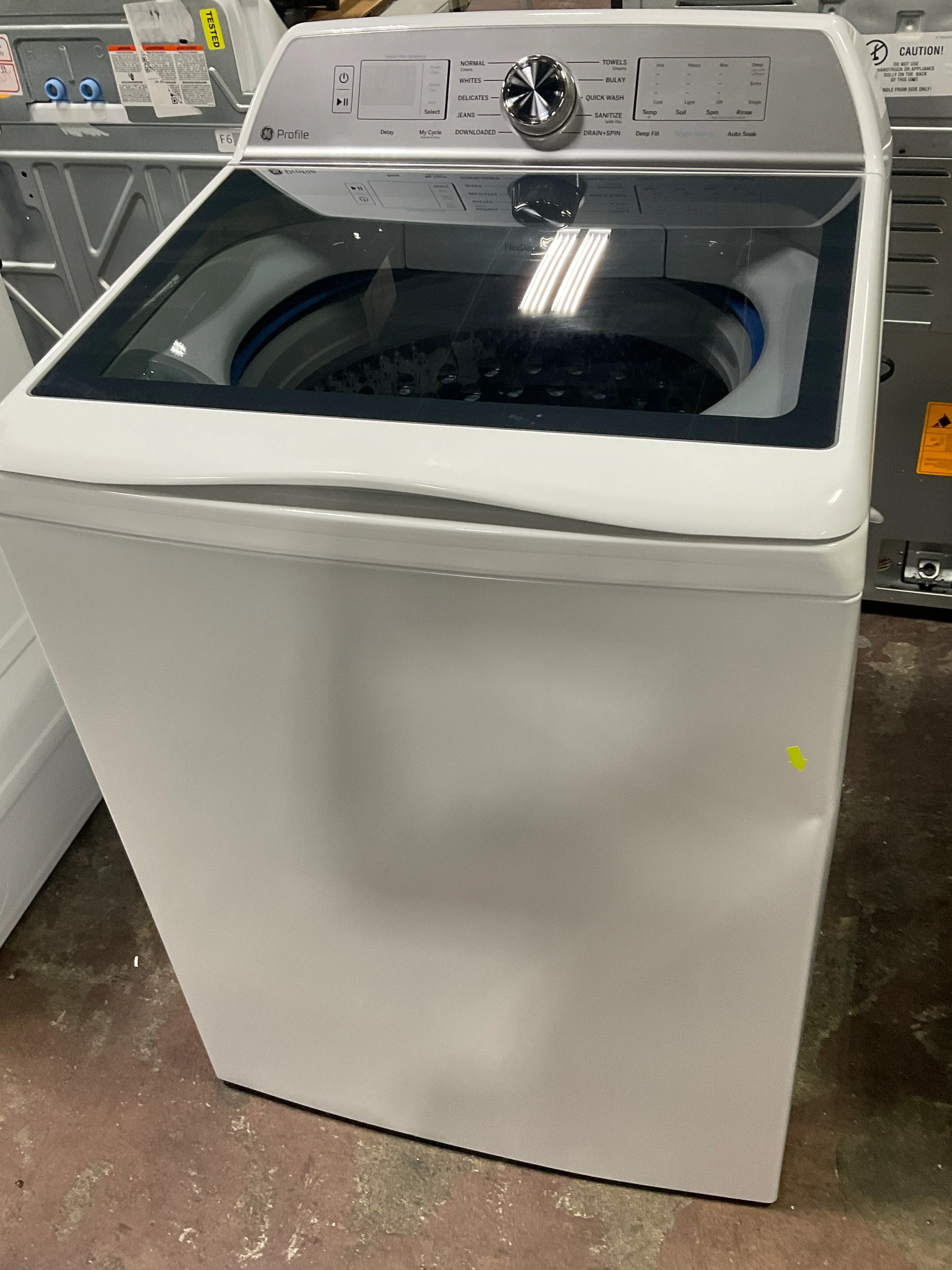 GE Profile™ ENERGY STAR® 5.0 cu. ft. Capacity Washer with Smarter Wash Technology and FlexDispense™ - Image 26
