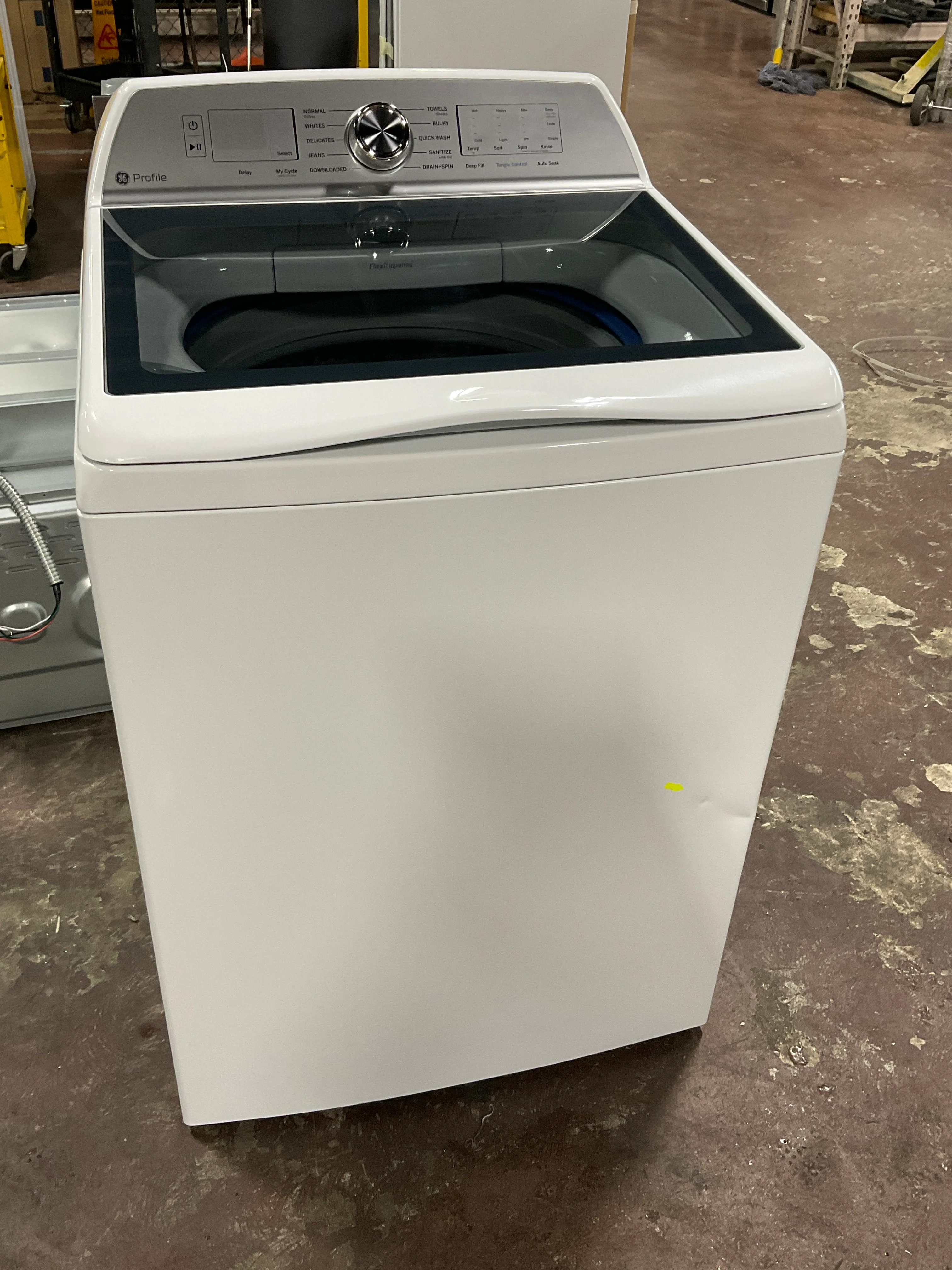 GE Profile™ ENERGY STAR® 5.0 cu. ft. Capacity Washer with Smarter Wash Technology and FlexDispense™ - Image 28