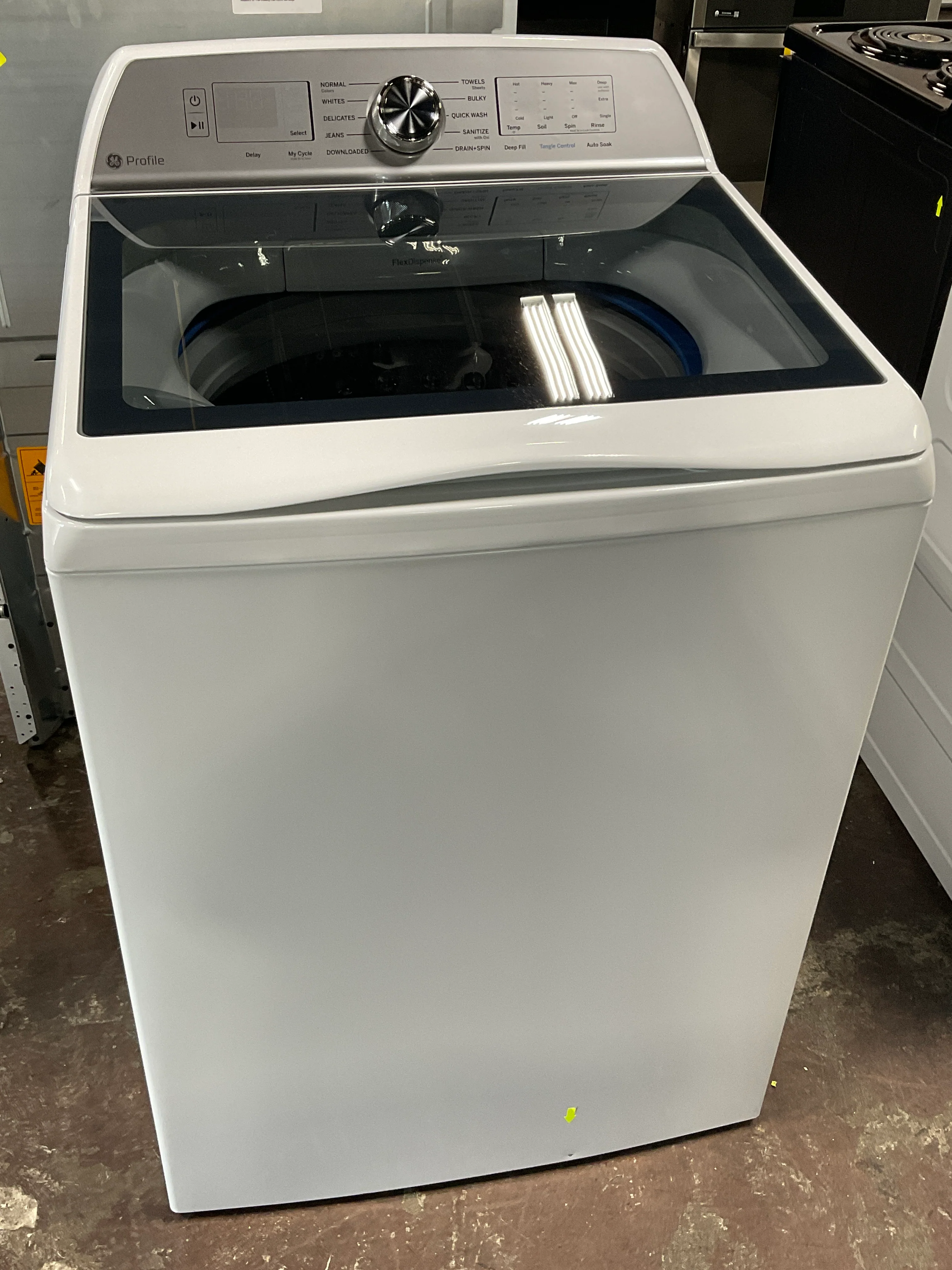 GE Profile™ ENERGY STAR® 4.9 cu. ft. Capacity Washer with Smarter Wash Technology and FlexDispense™ - Image 8
