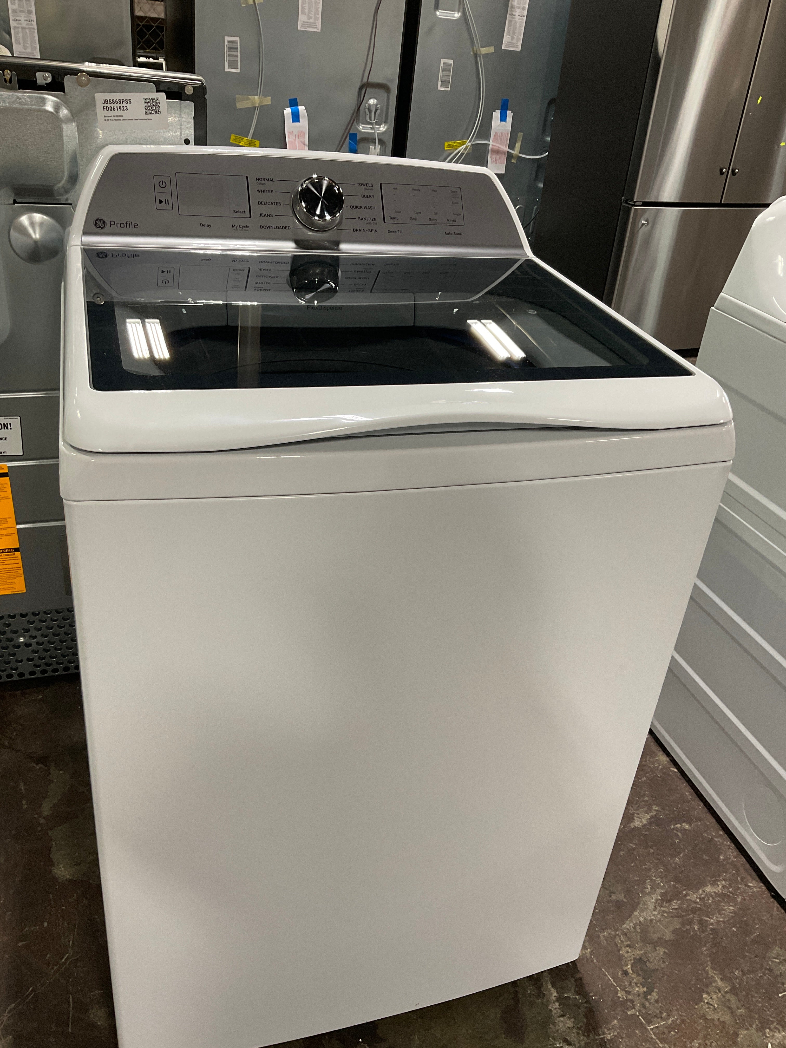 GE Profile™ ENERGY STAR® 4.9 cu. ft. Capacity Washer with Smarter Wash Technology and FlexDispense™ - Image 9