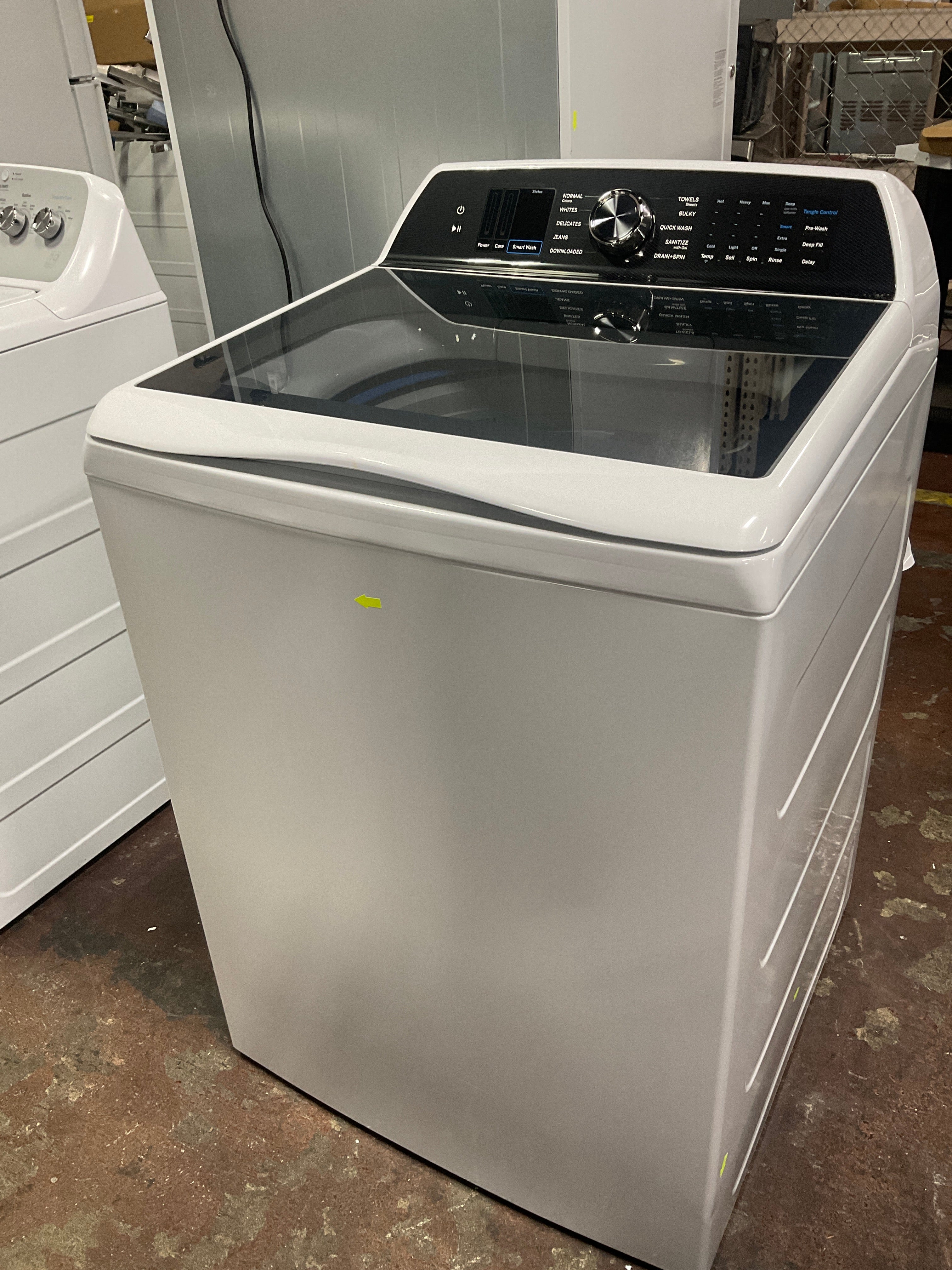 GE Profile™ ENERGY STAR® 5.3 cu. ft. Capacity Washer with Smarter Wash Technology and FlexDispense™ - Image 3