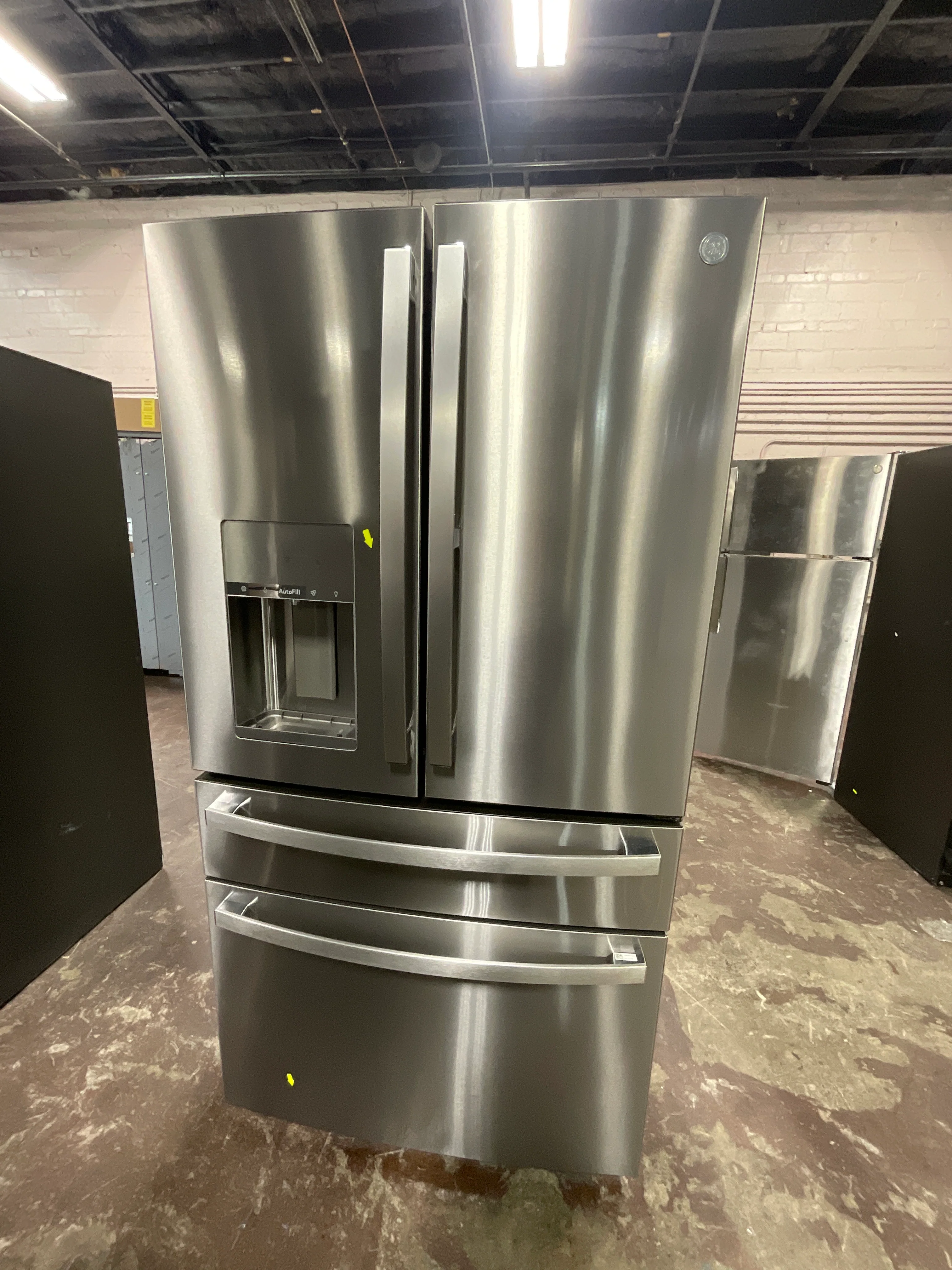 GE Profile™ ENERGY STAR® 27.9 Cu. Ft. Smart Fingerprint Resistant 4-Door French-Door Refrigerator with Door In Door - Image 10