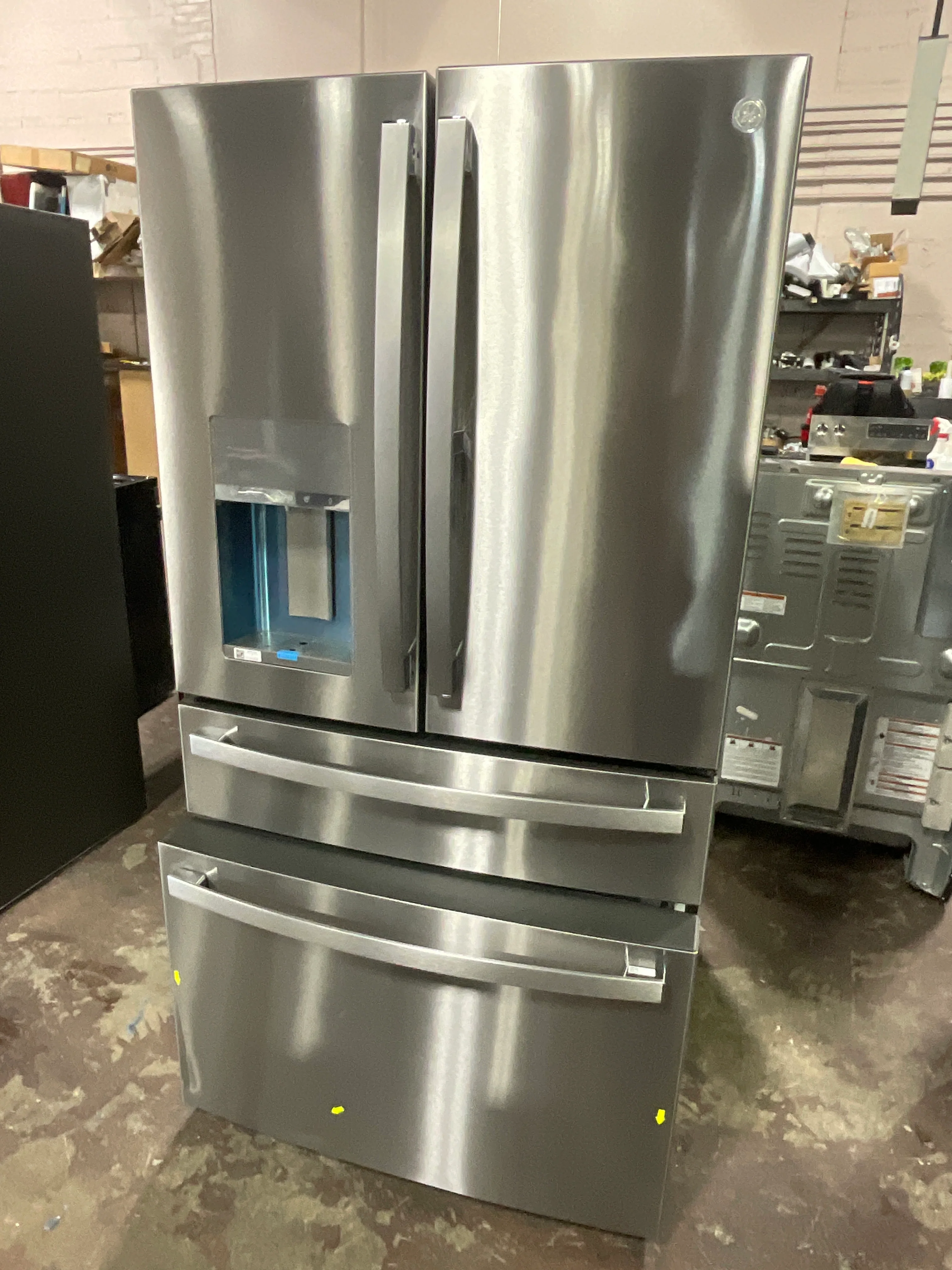 GE Profile™ ENERGY STAR® 27.9 Cu. Ft. Smart Fingerprint Resistant 4-Door French-Door Refrigerator with Door In Door - Image 11