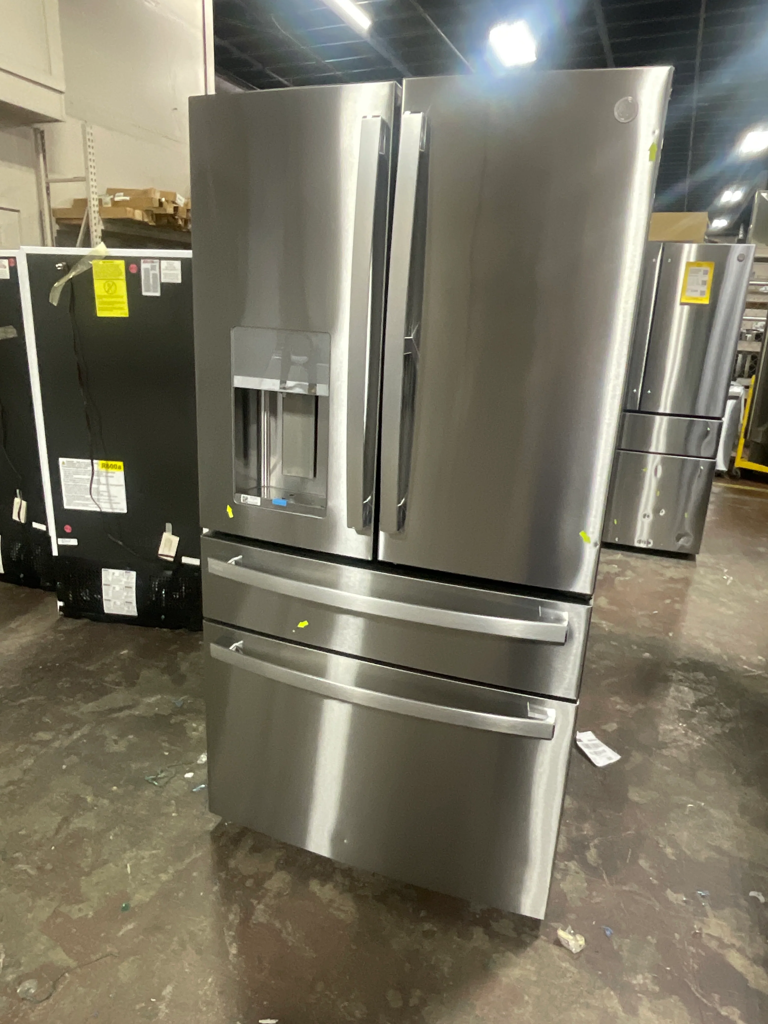GE Profile™ ENERGY STAR® 27.9 Cu. Ft. Smart Fingerprint Resistant 4-Door French-Door Refrigerator with Door In Door - Image 17