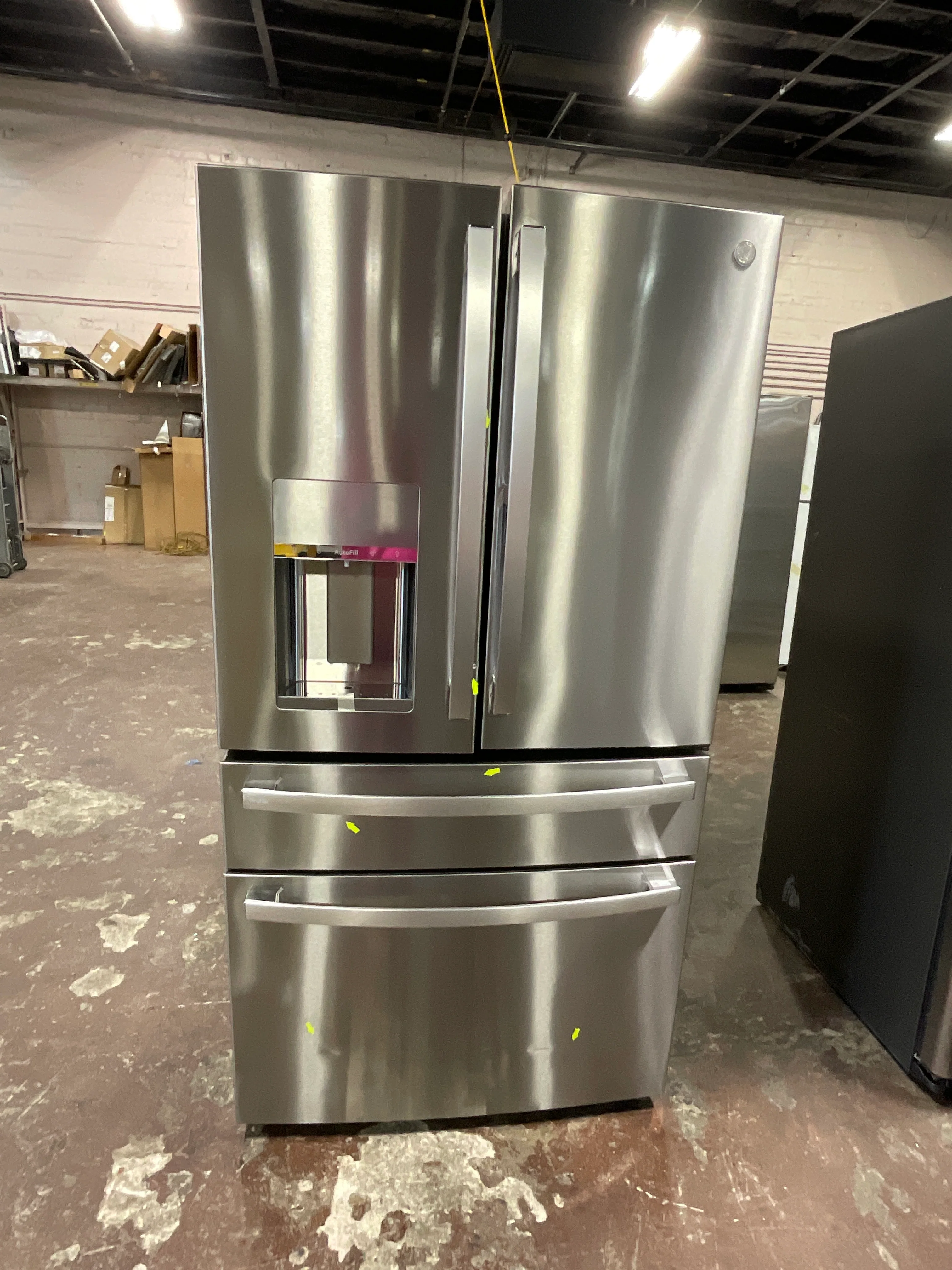GE Profile™ ENERGY STAR® 27.9 Cu. Ft. Smart Fingerprint Resistant 4-Door French-Door Refrigerator with Door In Door - Image 18