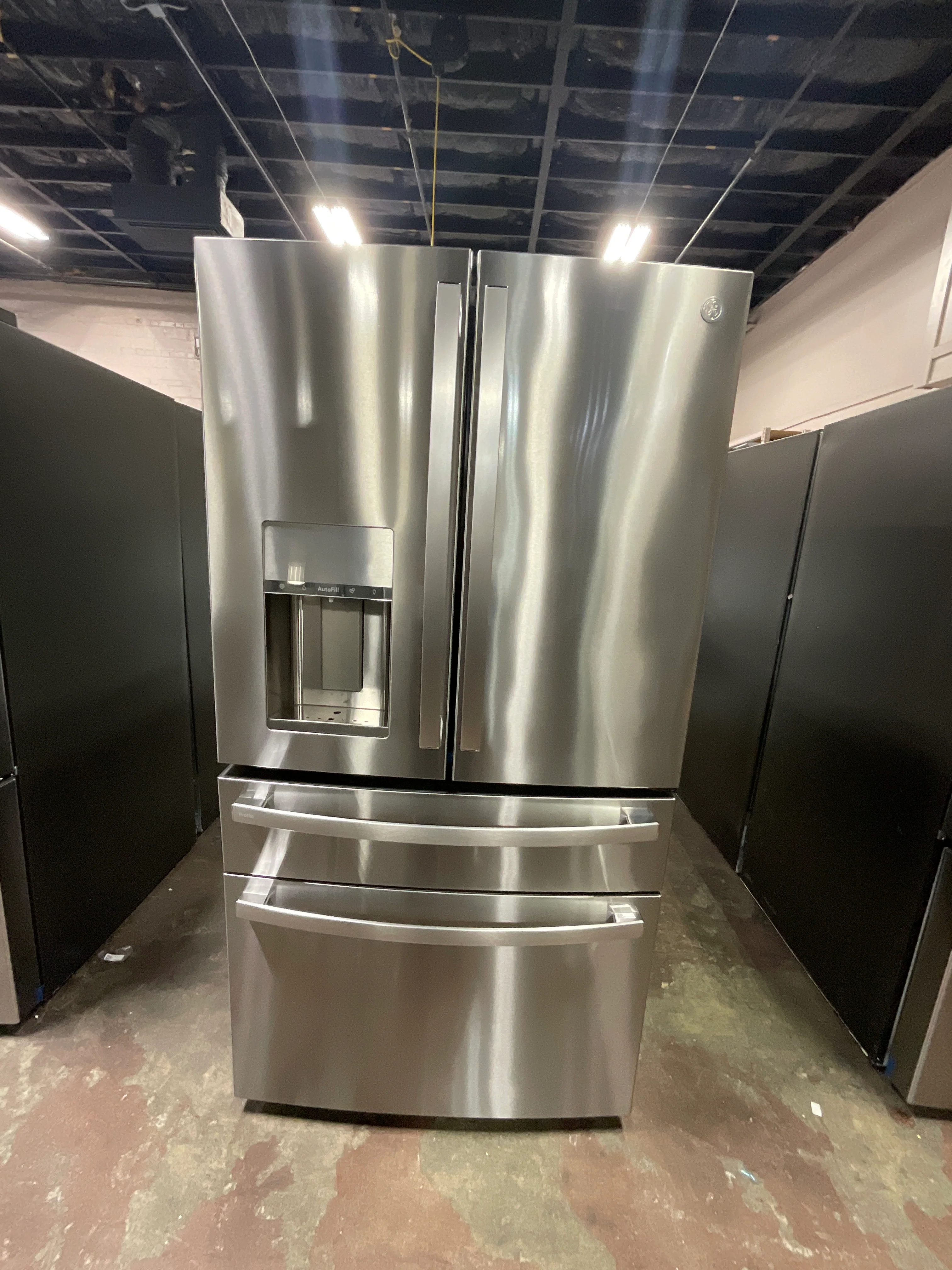 GE Profile™ ENERGY STAR® 27.9 Cu. Ft. Smart Fingerprint Resistant 4-Door French-Door Refrigerator with Door In Door - Image 19