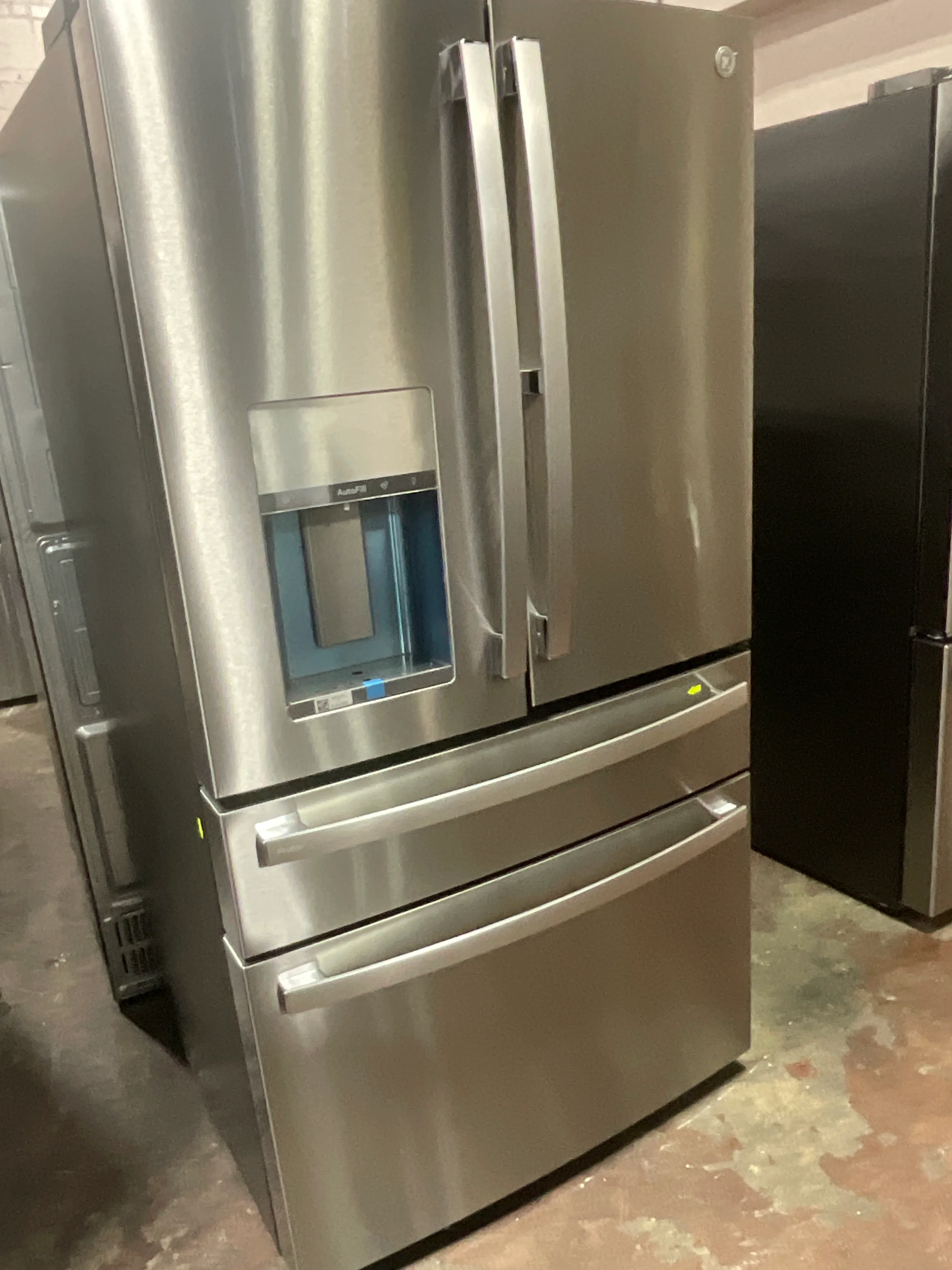 GE Profile™ ENERGY STAR® 27.9 Cu. Ft. Smart Fingerprint Resistant 4-Door French-Door Refrigerator with Door In Door - Image 28