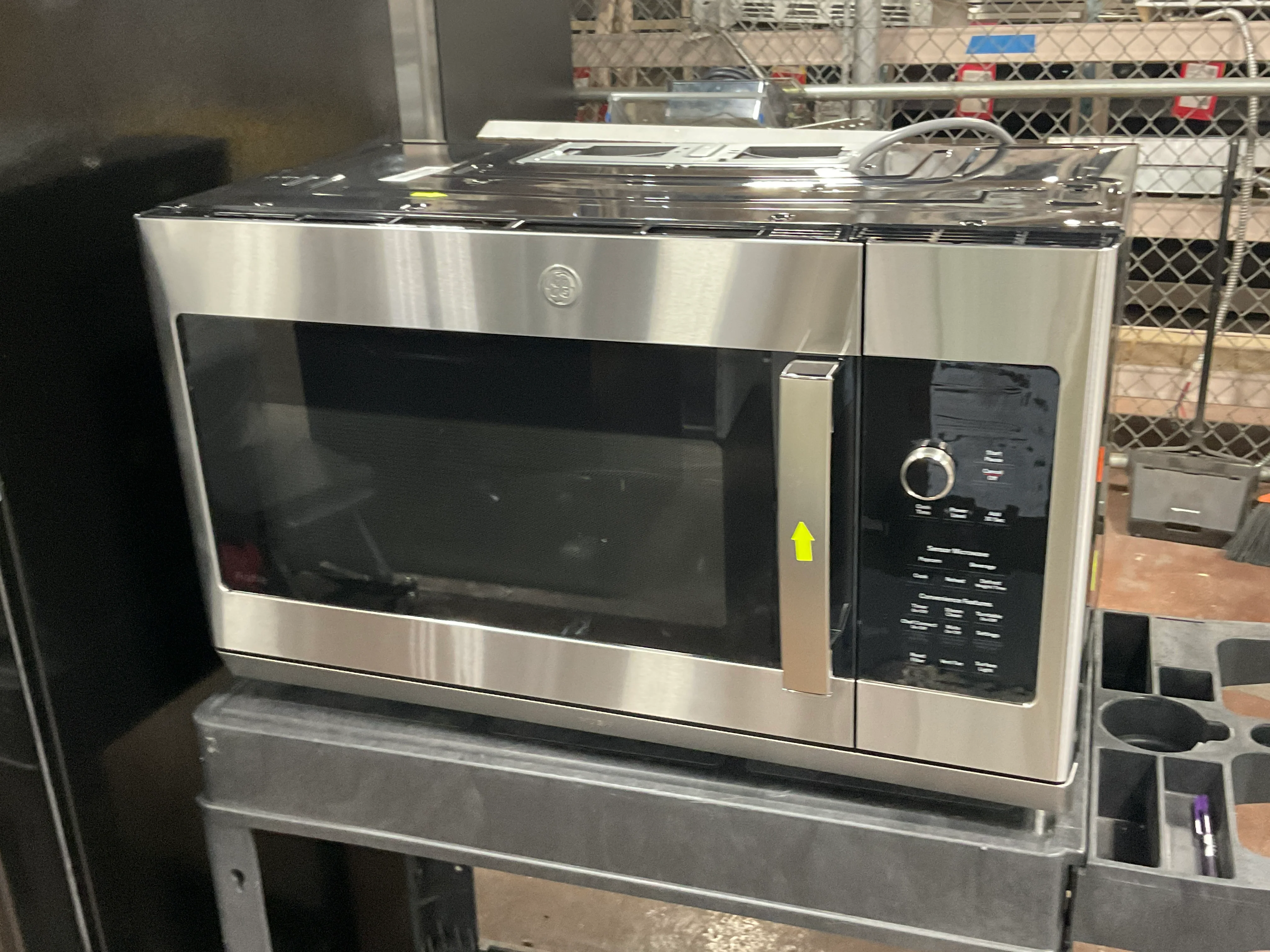 GE Profile™ 2.2 Cu. Ft. Over-the-Range Sensor Microwave Oven with Extendable Slide-Out Vent - Image 6