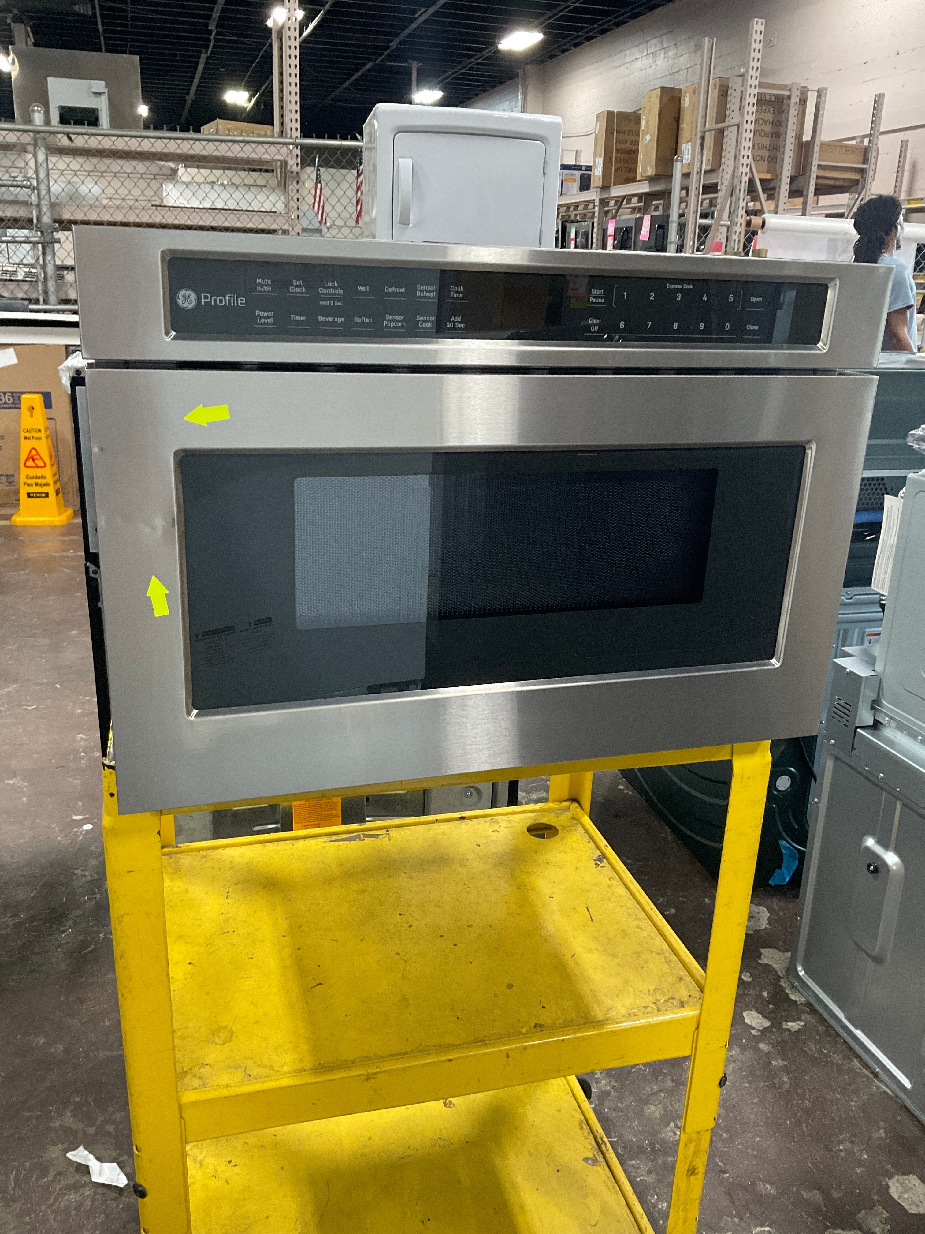 GE Profile™ Microwave Drawer Oven - Image 6