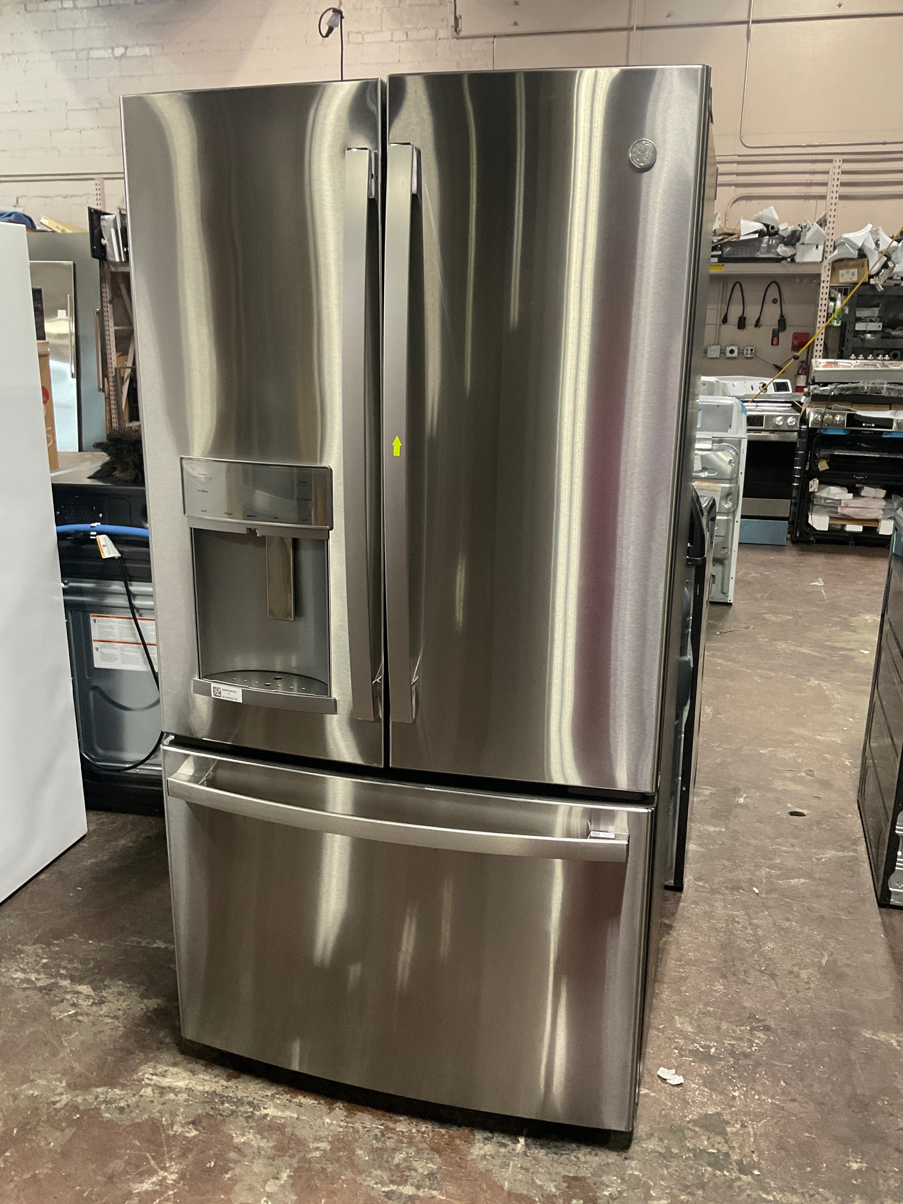 GE Profile™ ENERGY STAR® 22.1 Cu. Ft. Counter-Depth Fingerprint Resistant French-Door Refrigerator with Hands-Free AutoFill - Image 13