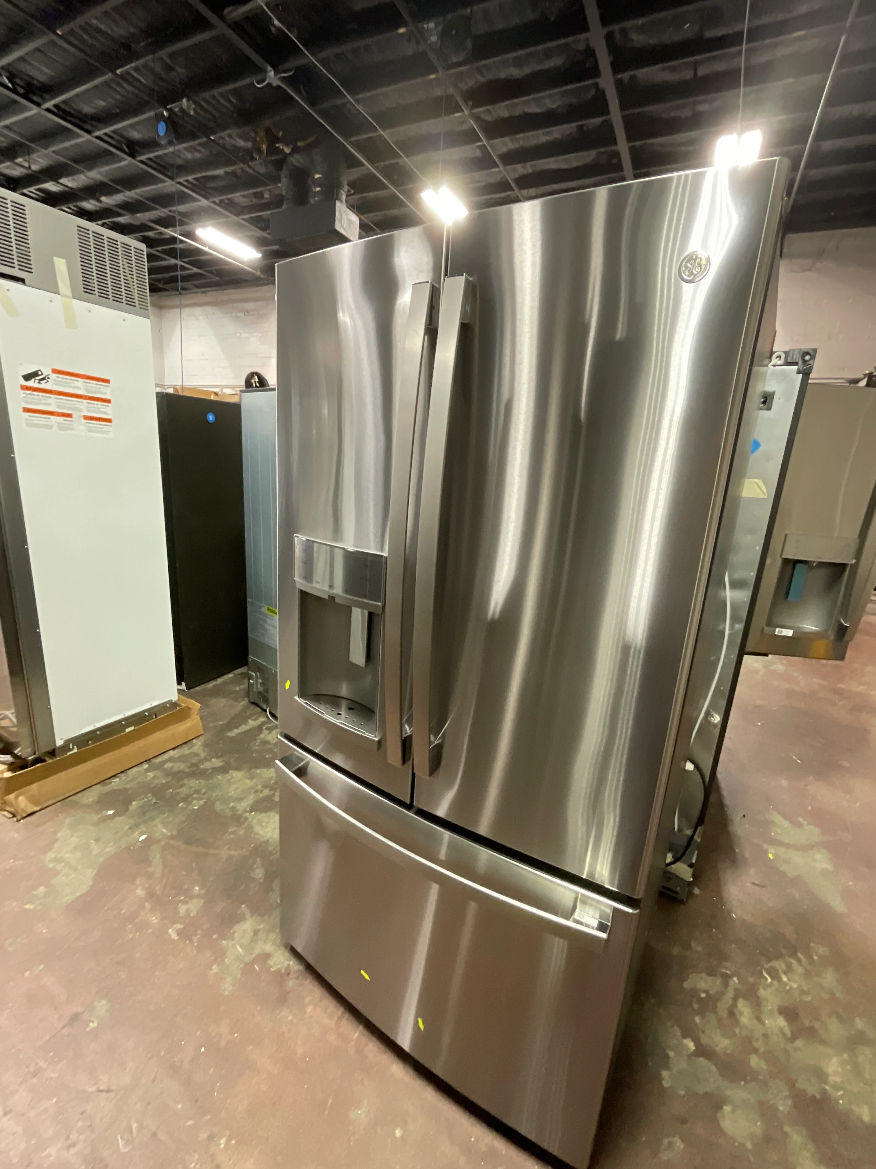 GE Profile™ ENERGY STAR® 22.1 Cu. Ft. Counter-Depth Fingerprint Resistant French-Door Refrigerator with Hands-Free AutoFill - Image 3