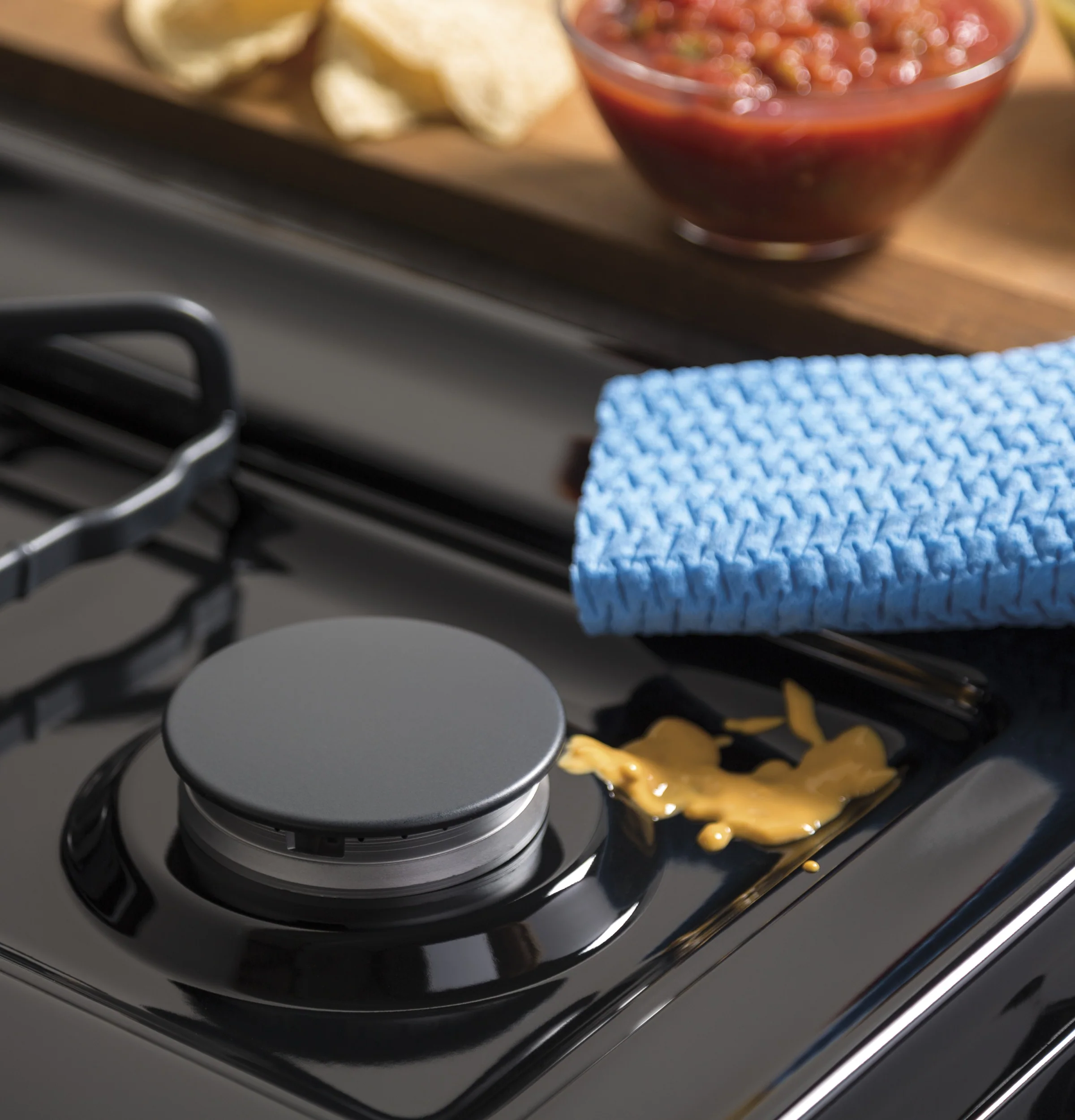 Hotpoint® 30" Free-Standing Front Control Gas Range - Image 4