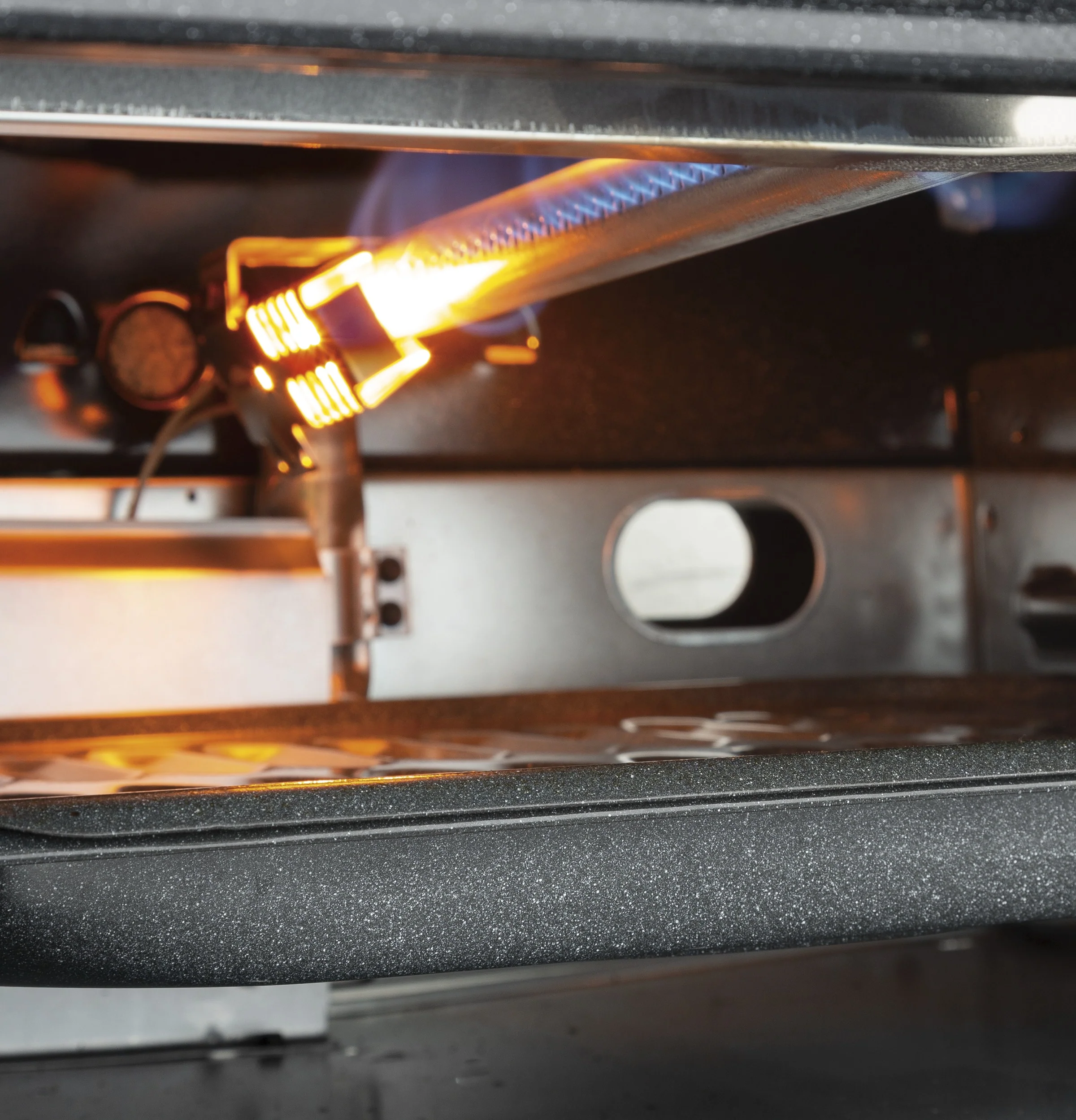 Hotpoint® 30" Free-Standing Front Control Gas Range - Image 5