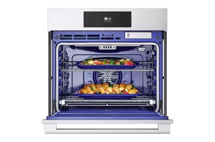 LG STUDIO 4.7 cu. ft. Smart InstaView® Electric Single Built-In Wall Oven with Air Fry & Steam Sous Vide - Image 4