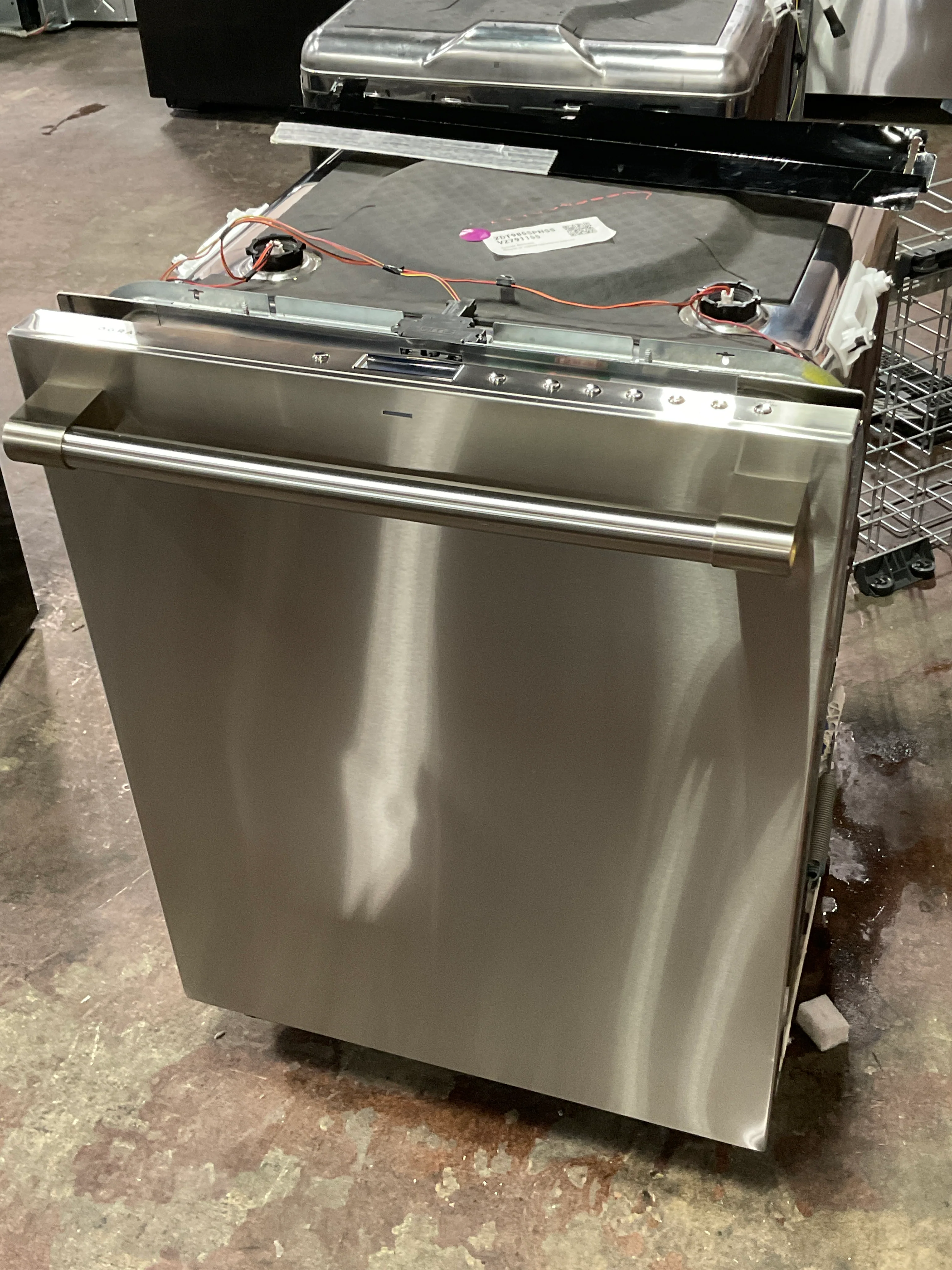 Monogram 24" Statement Fully Integrated Dishwasher - Image 13