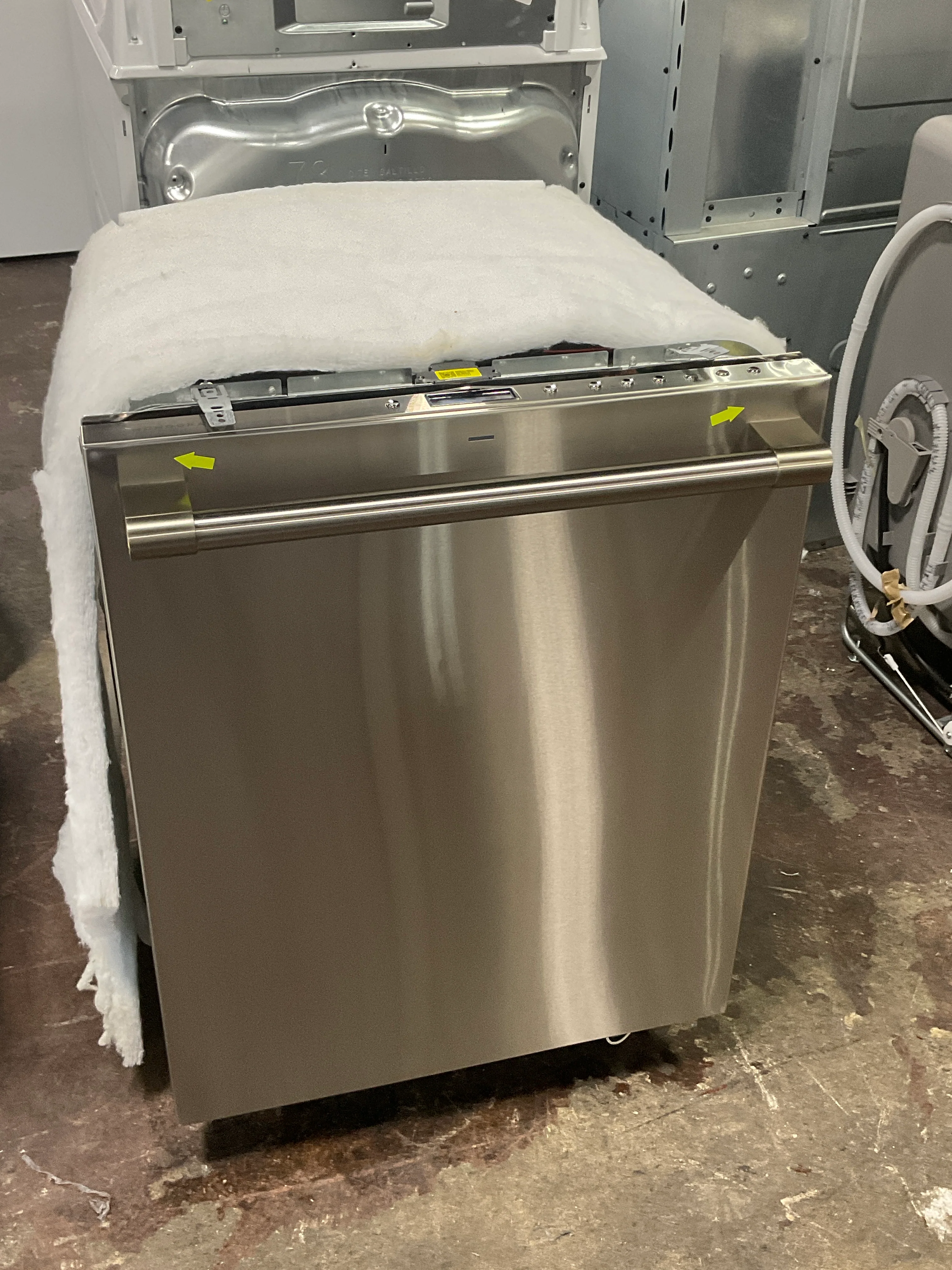 Monogram 24" Statement Fully Integrated Dishwasher - Image 15