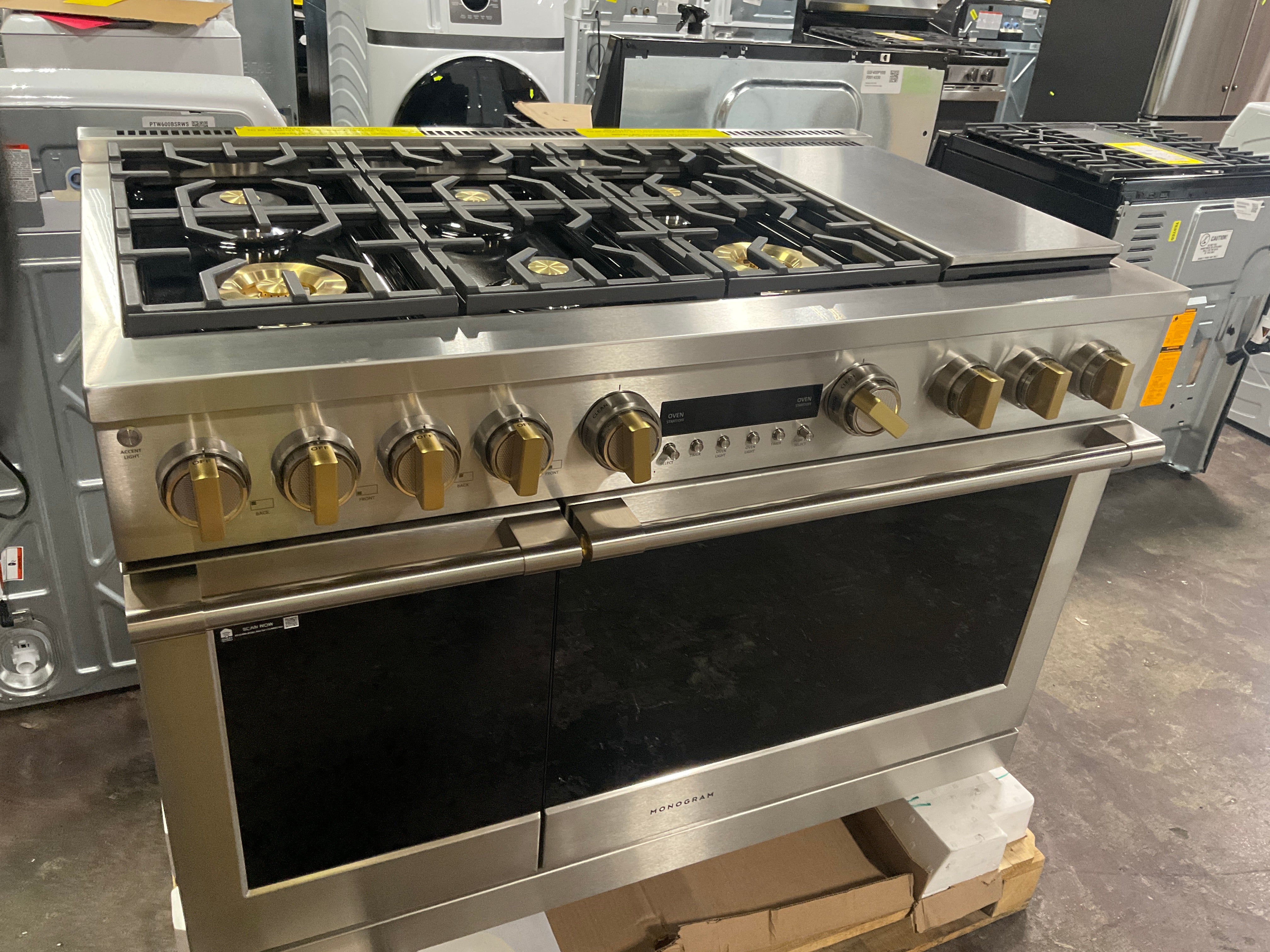 Monogram 48" All Gas Professional Range with 6 Burners and Griddle - Image 11