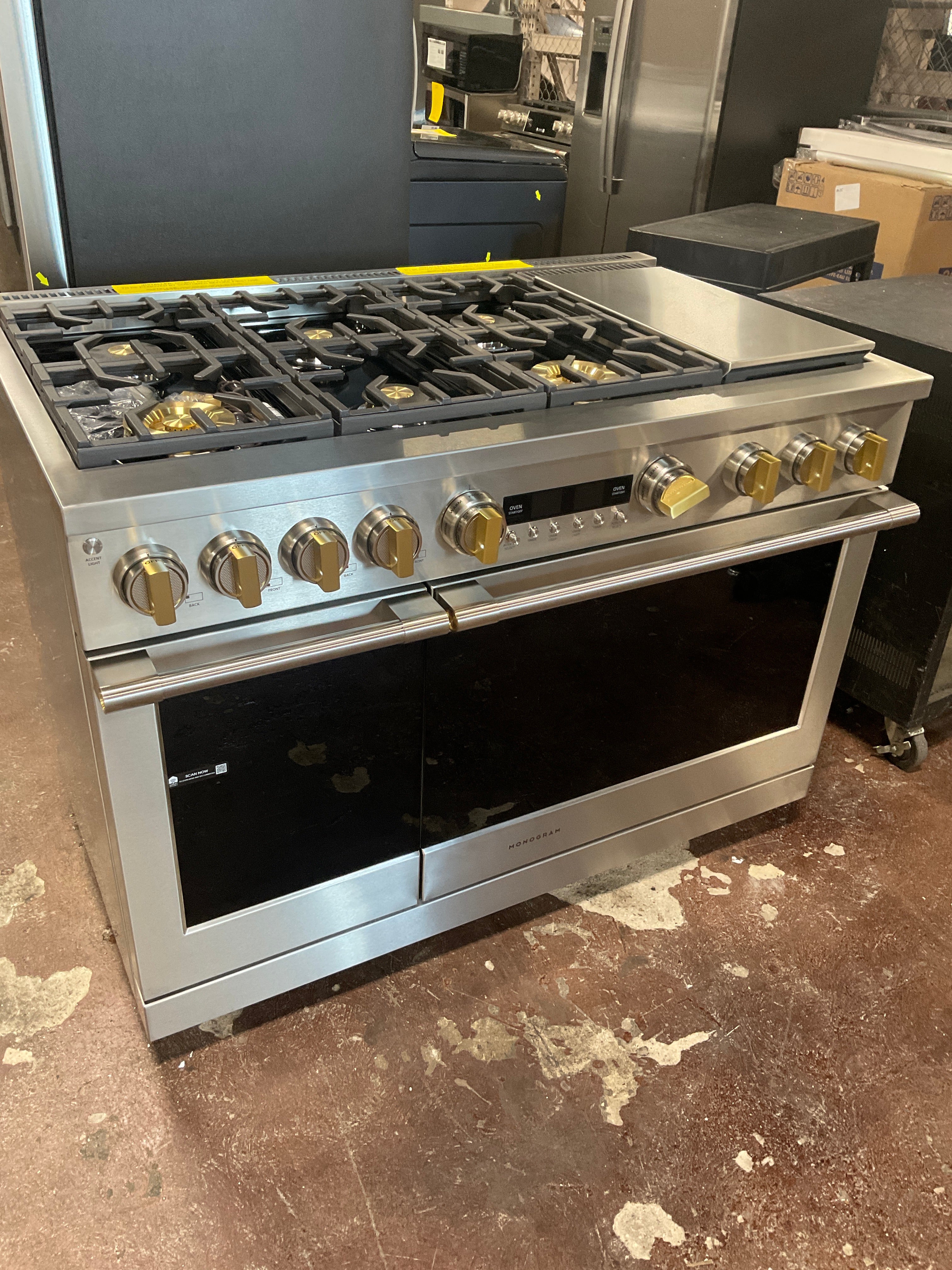 Monogram 48" All Gas Professional Range with 6 Burners and Griddle - Image 12